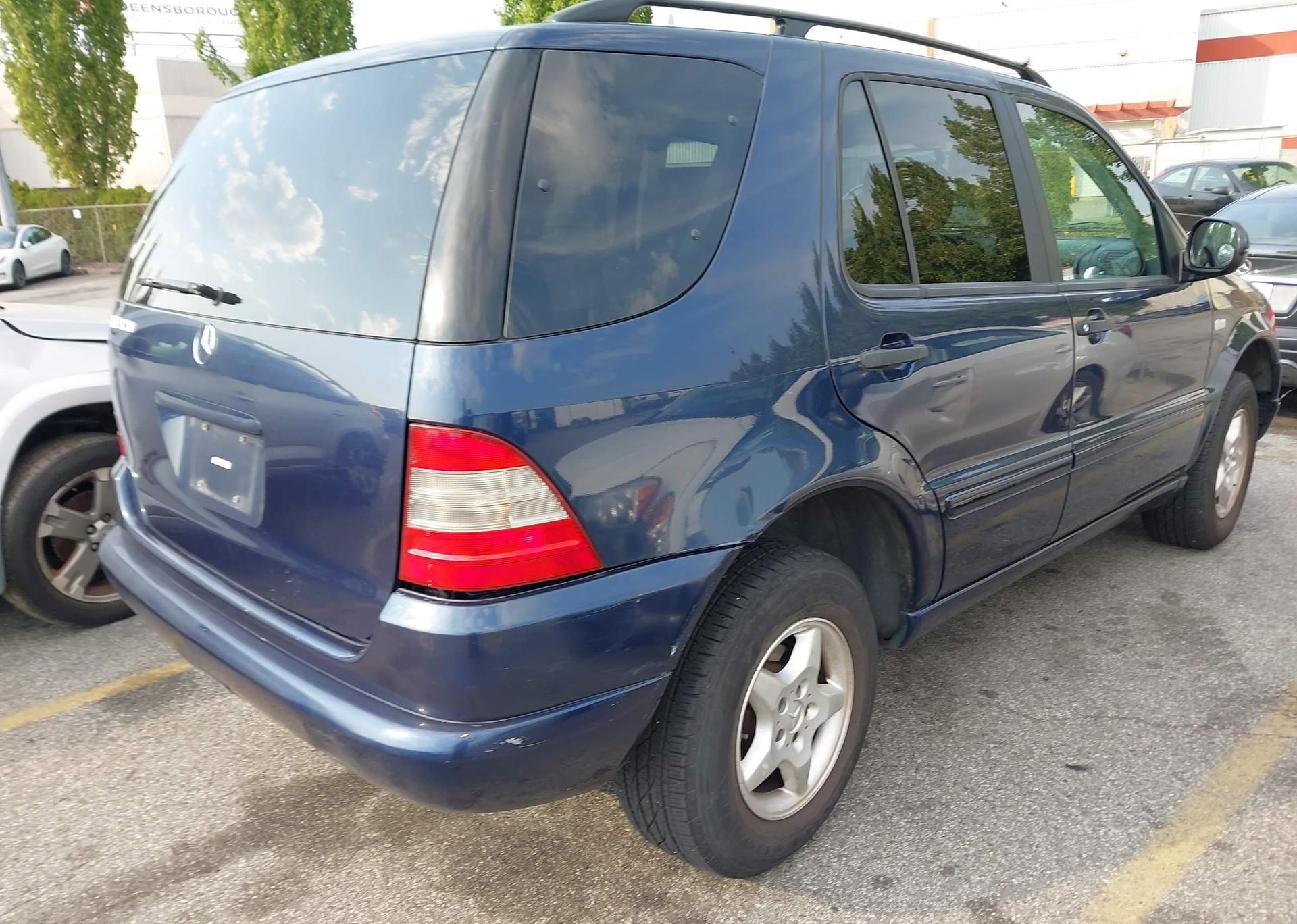 2000 MERCEDES-BENZ ML 320