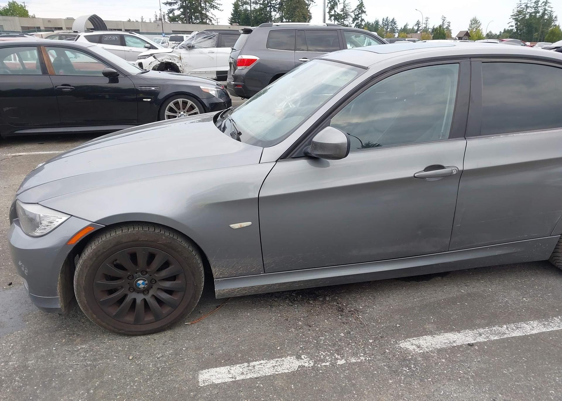 2011 BMW 323I