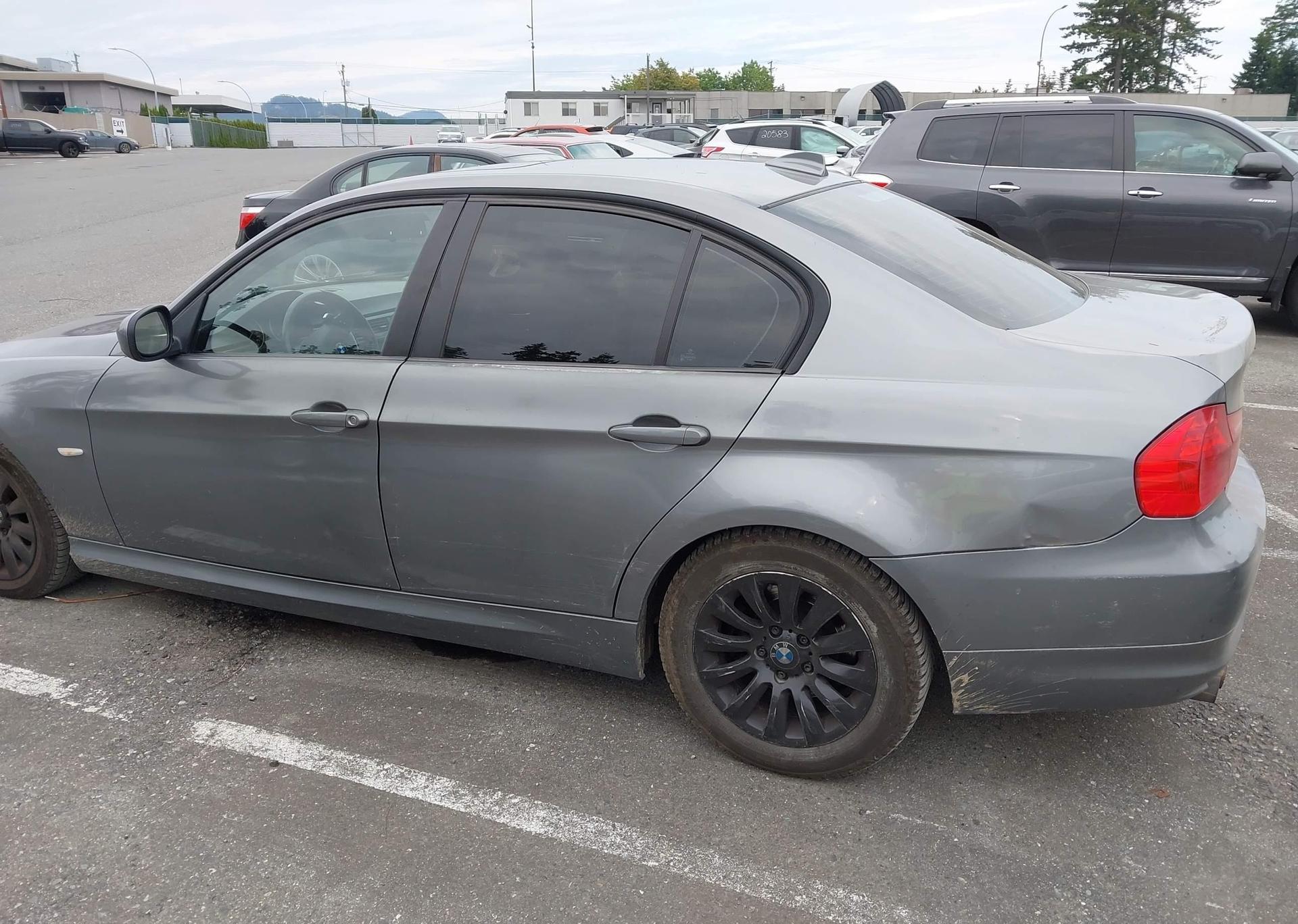 2011 BMW 323I