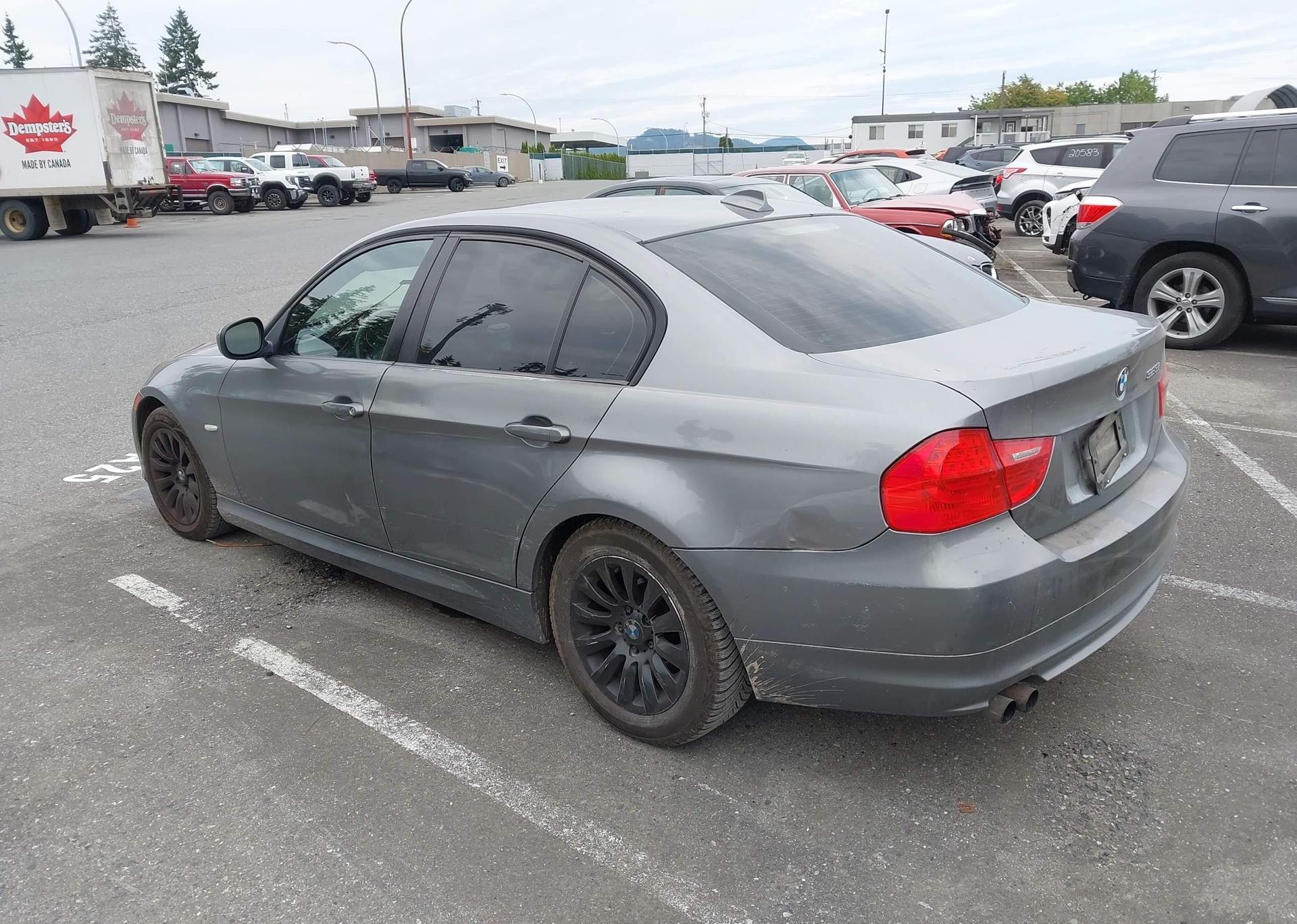 2011 BMW 323I