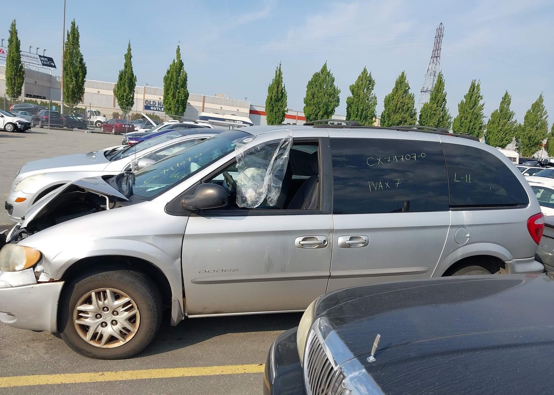 2001 DODGE CARAVAN SPORT