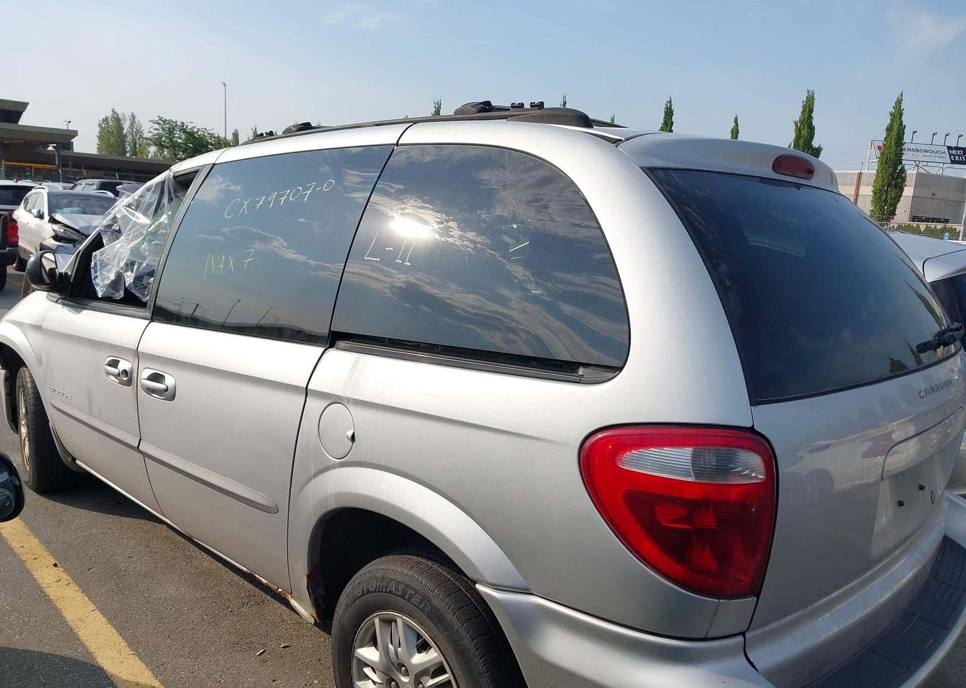 2001 DODGE CARAVAN SPORT