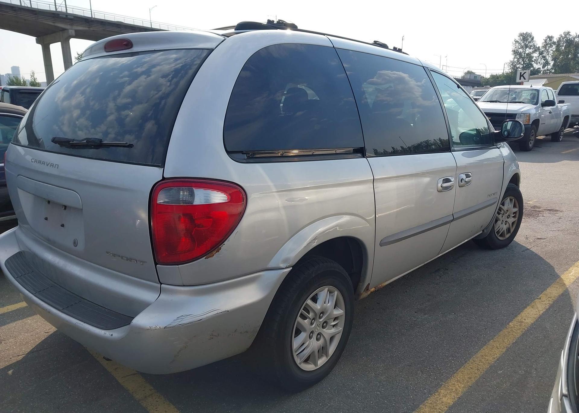 2001 DODGE CARAVAN SPORT