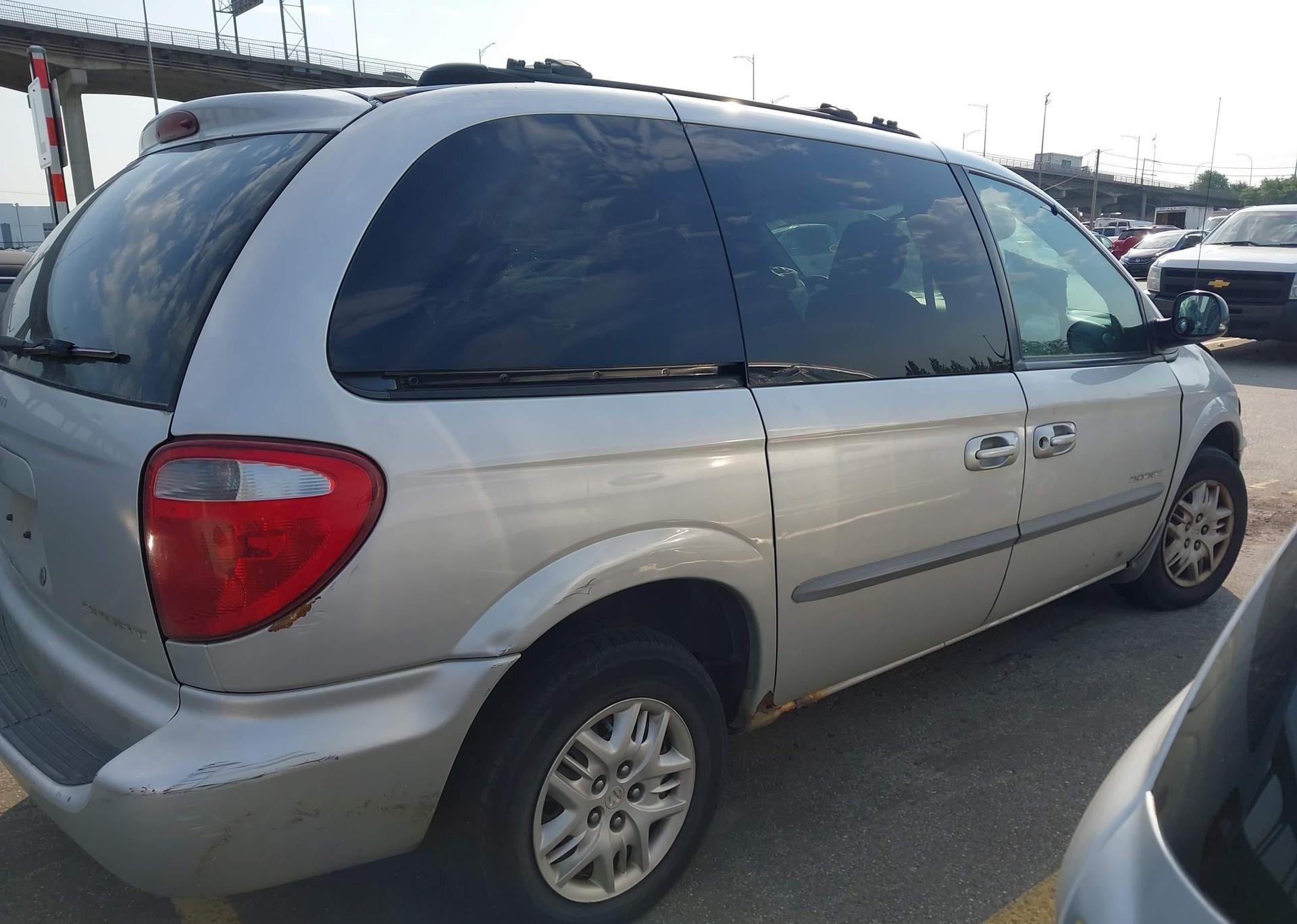 2001 DODGE CARAVAN SPORT