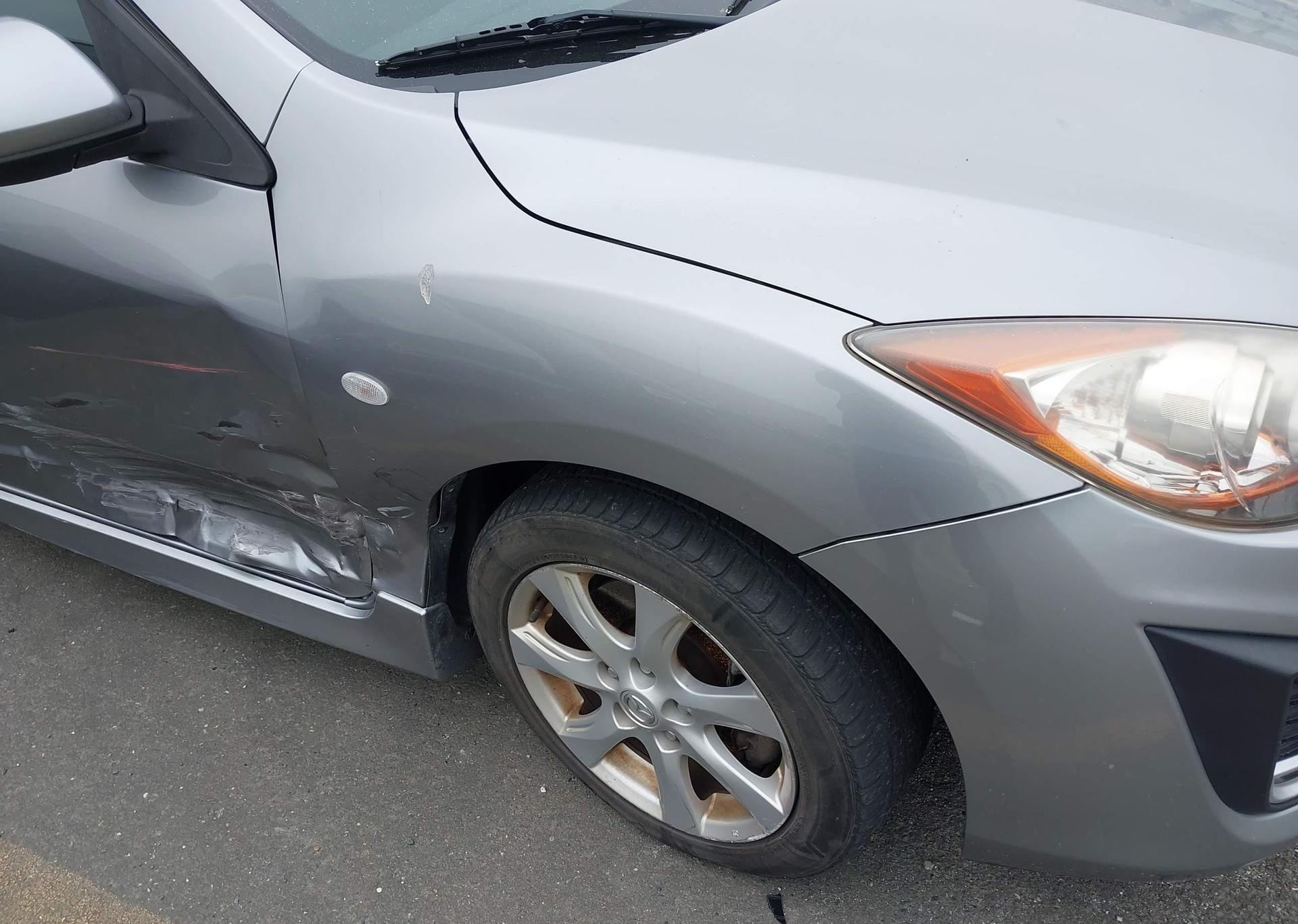 2010 MAZDA 3 S