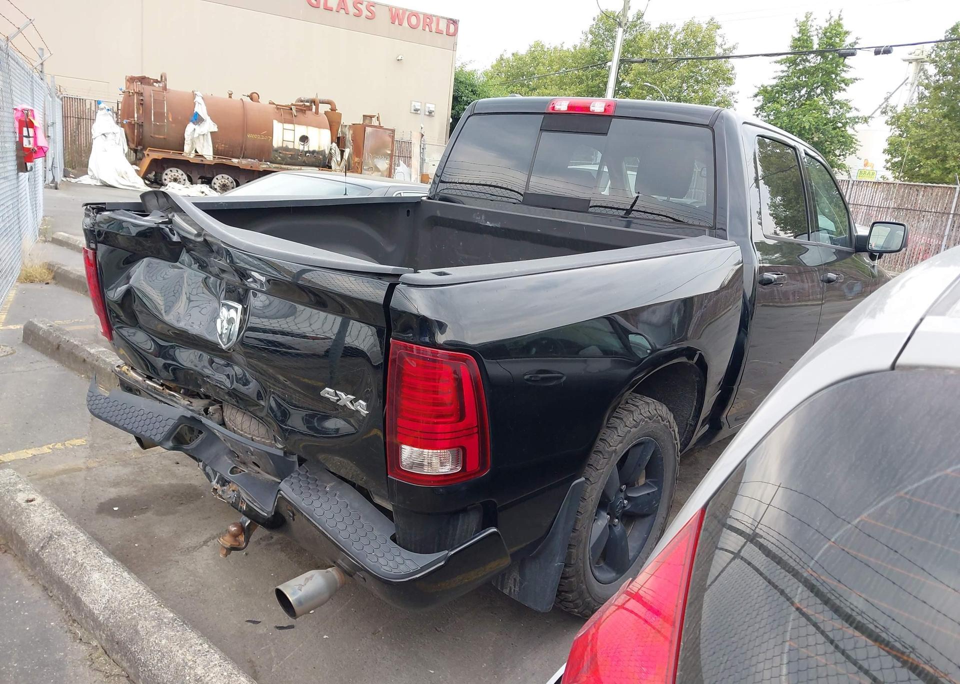 2014 RAM 1500 SPORT