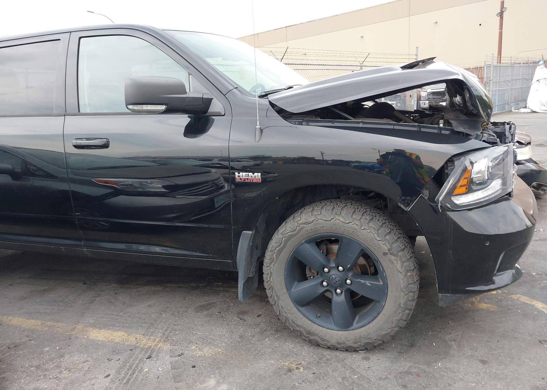 2014 RAM 1500 SPORT