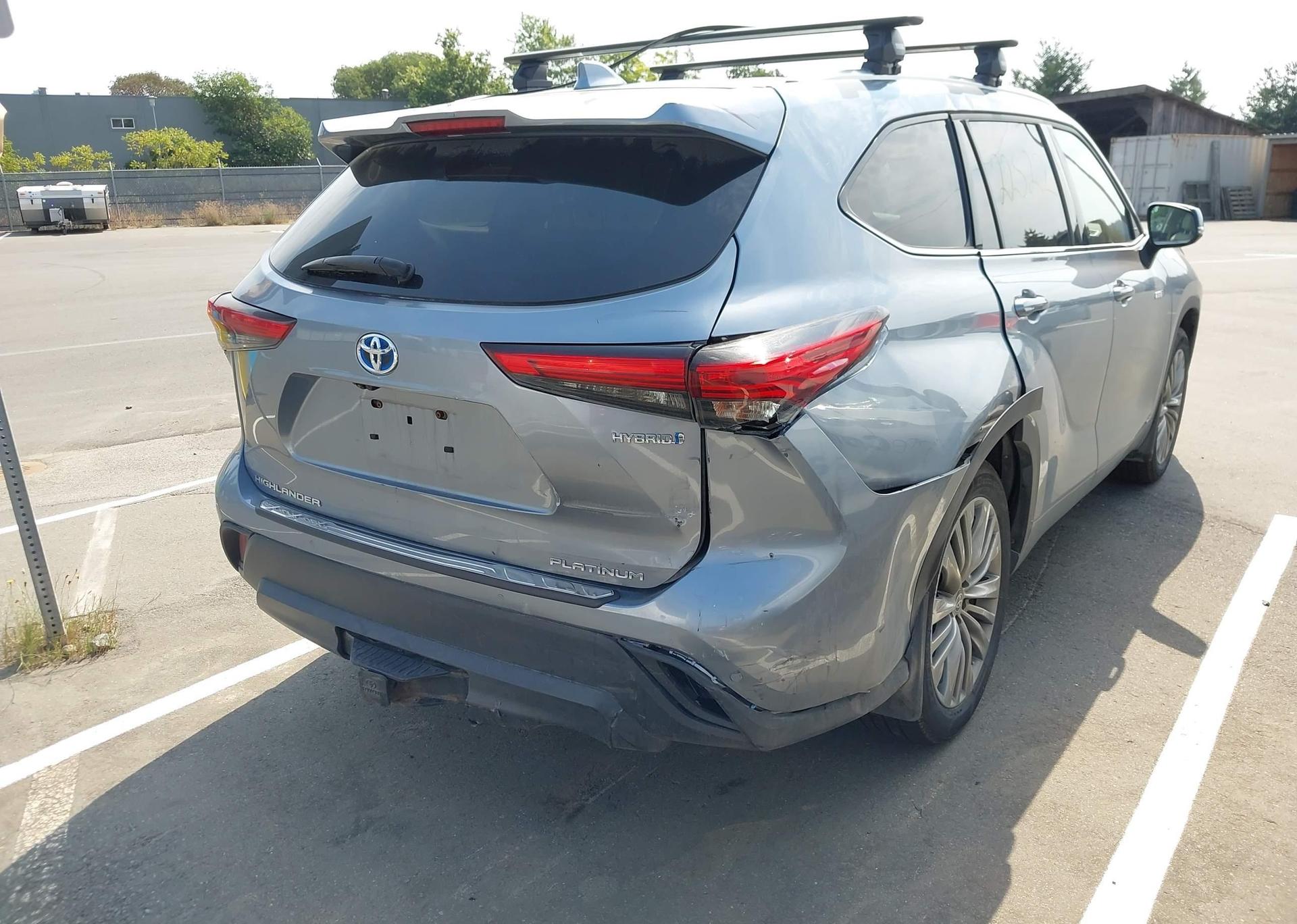 2020 TOYOTA HIGHLANDER HYBRID PLATINUM