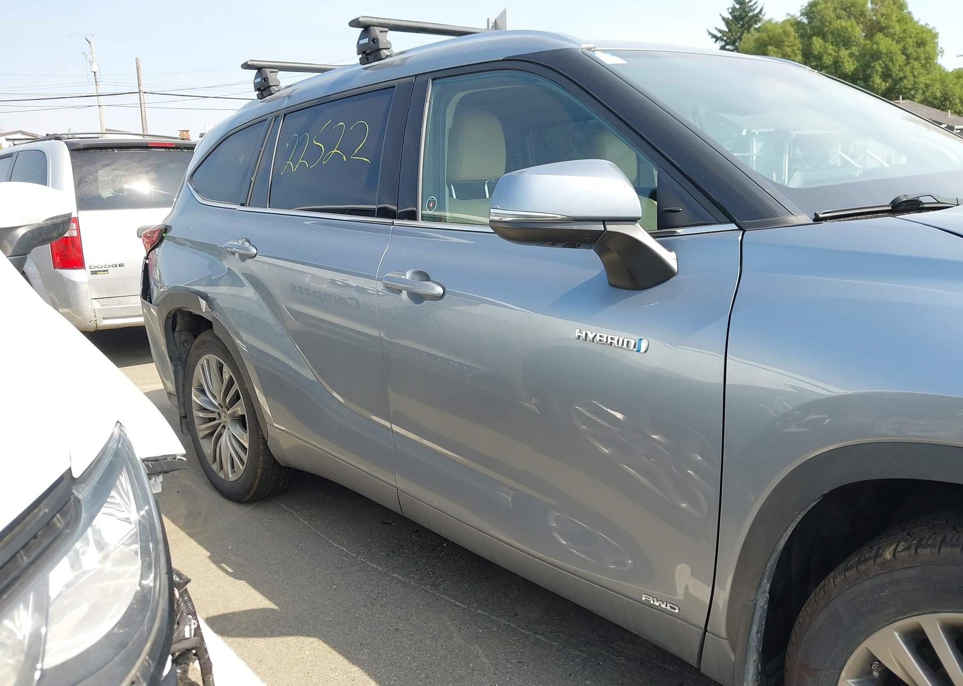2020 TOYOTA HIGHLANDER HYBRID PLATINUM