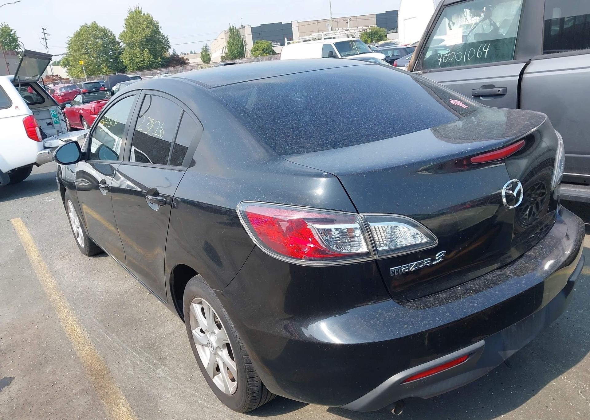 2011 MAZDA 3 I