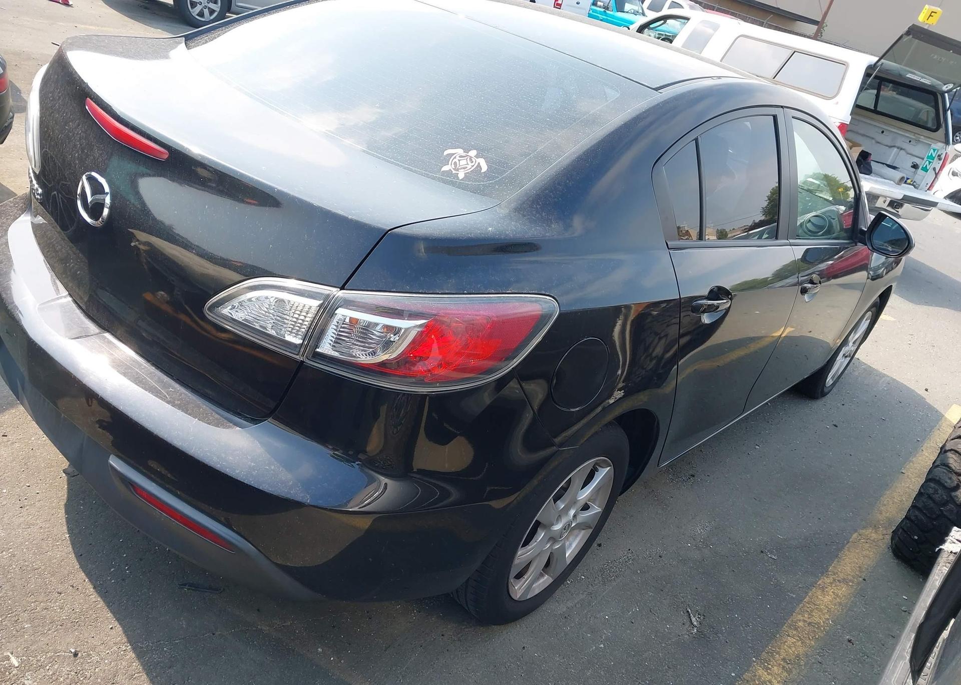 2011 MAZDA 3 I
