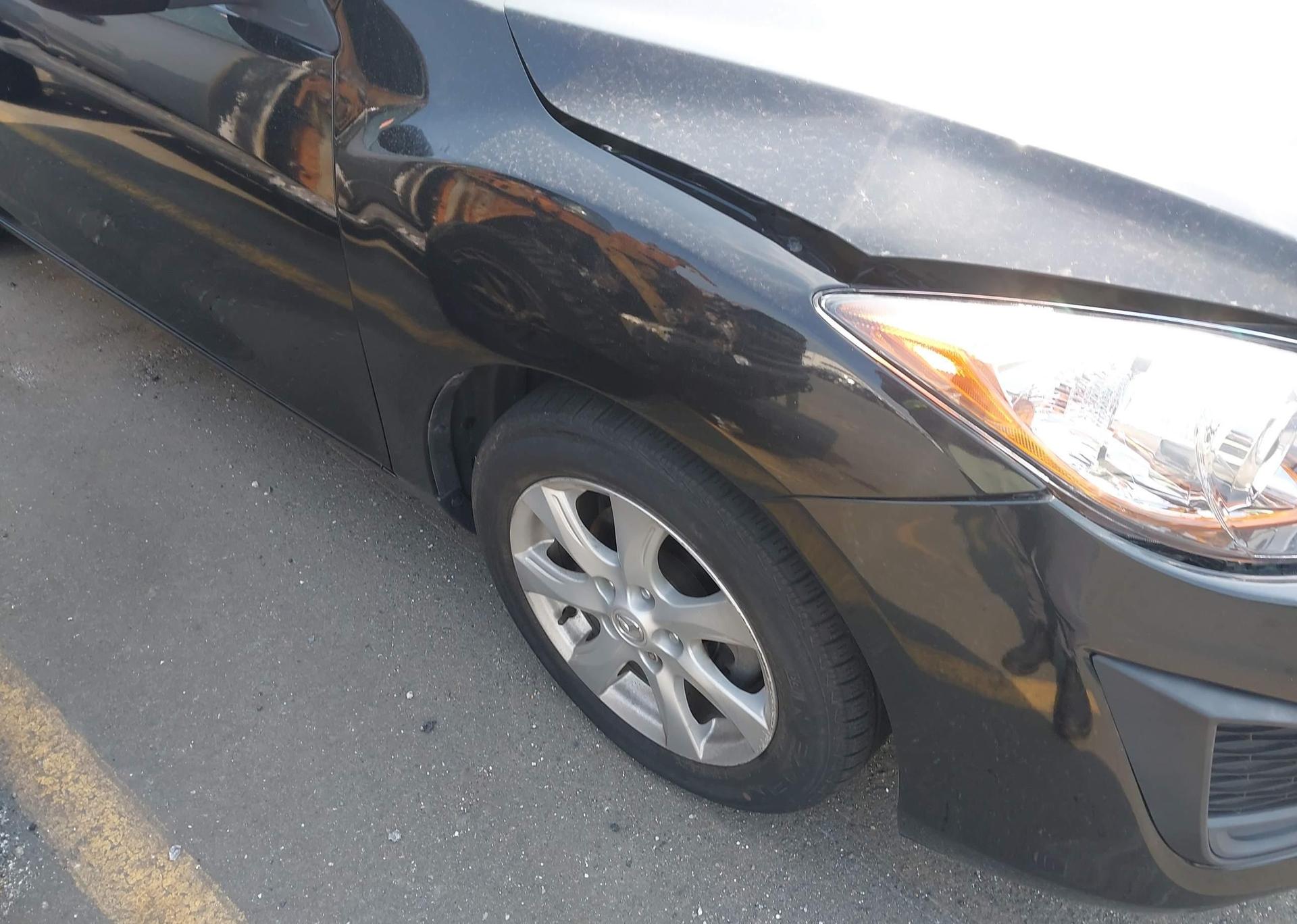 2011 MAZDA 3 I