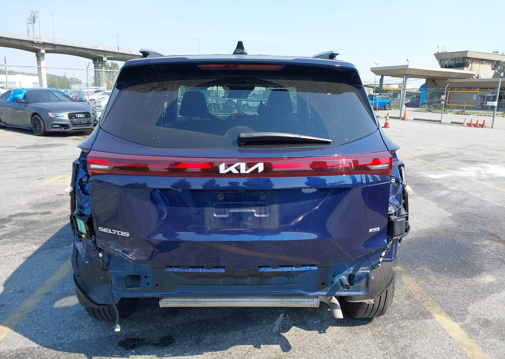 2024 KIA SELTOS EX