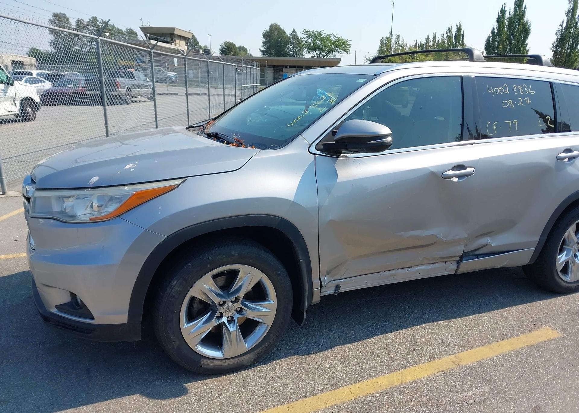 2015 TOYOTA HIGHLANDER LIMITED