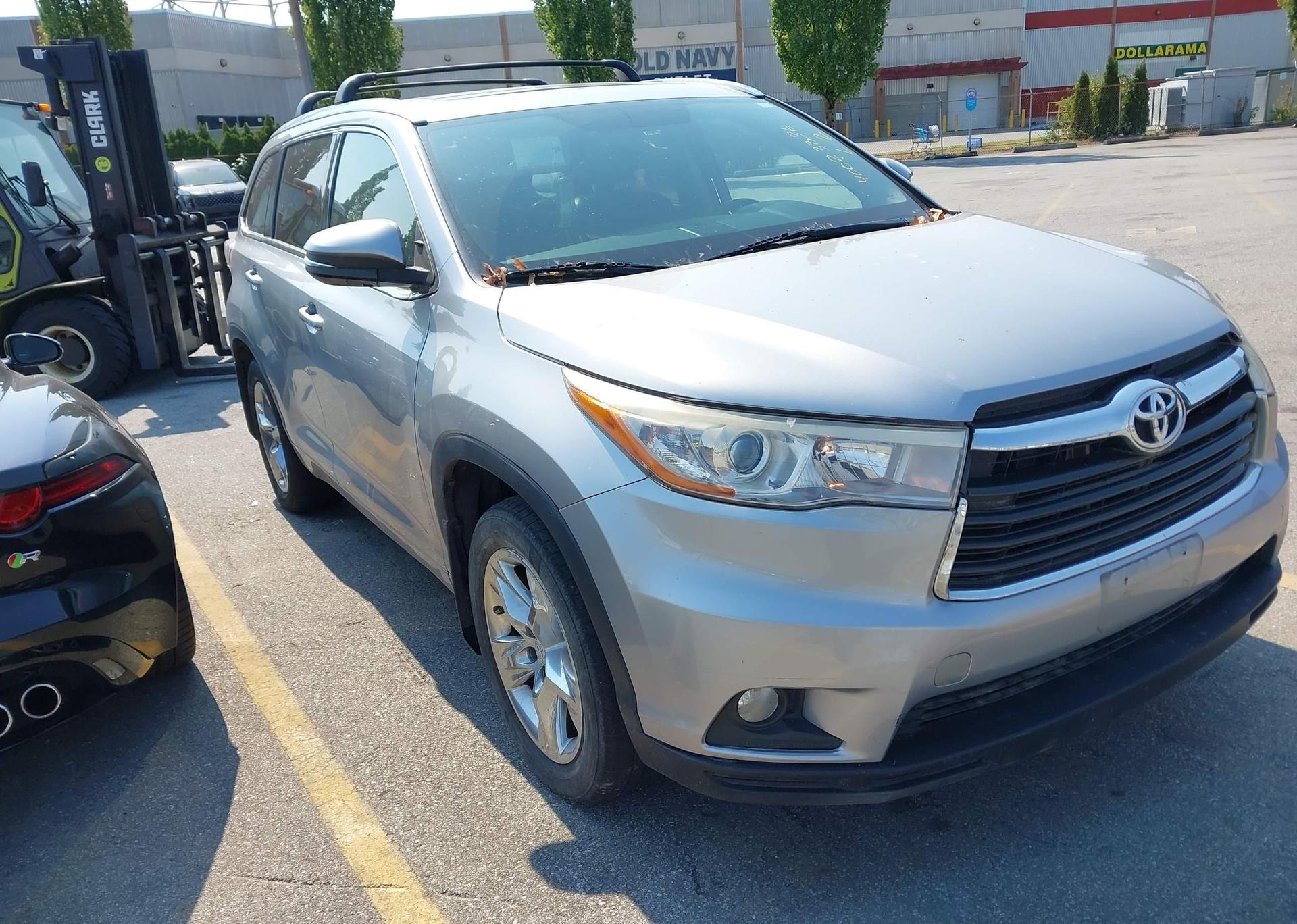 2015 TOYOTA HIGHLANDER LIMITED