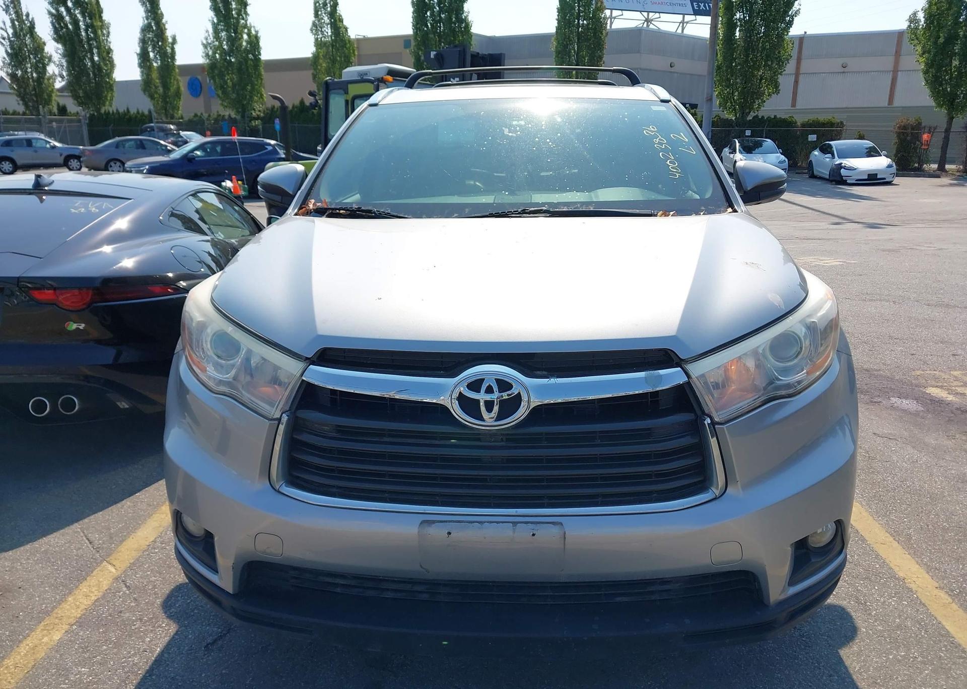 2015 TOYOTA HIGHLANDER LIMITED