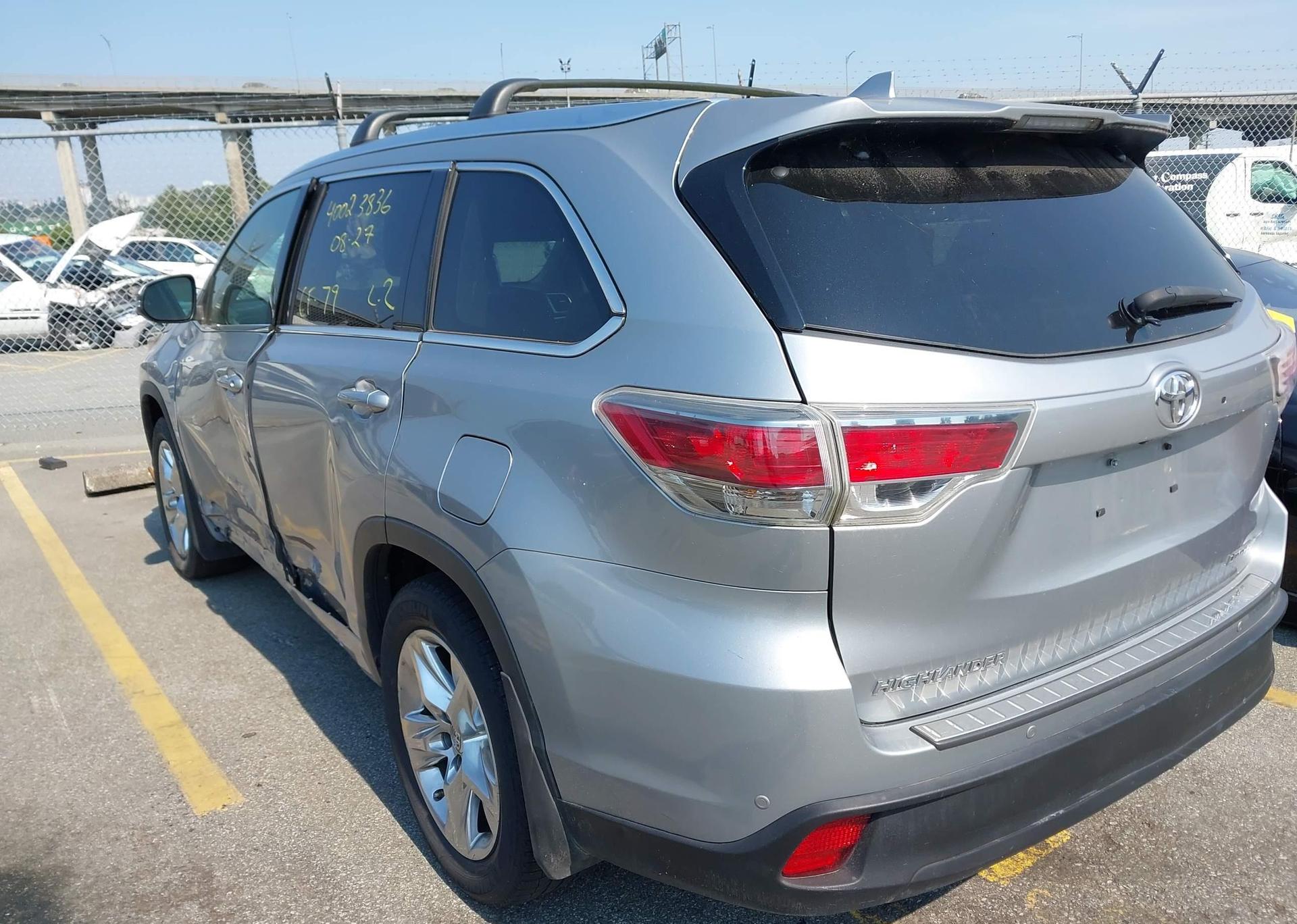 2015 TOYOTA HIGHLANDER LIMITED