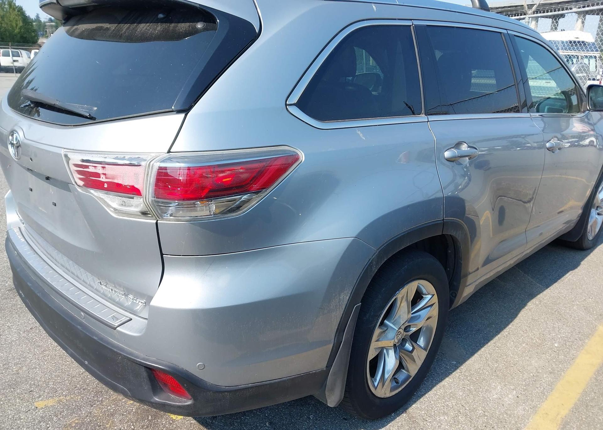 2015 TOYOTA HIGHLANDER LIMITED