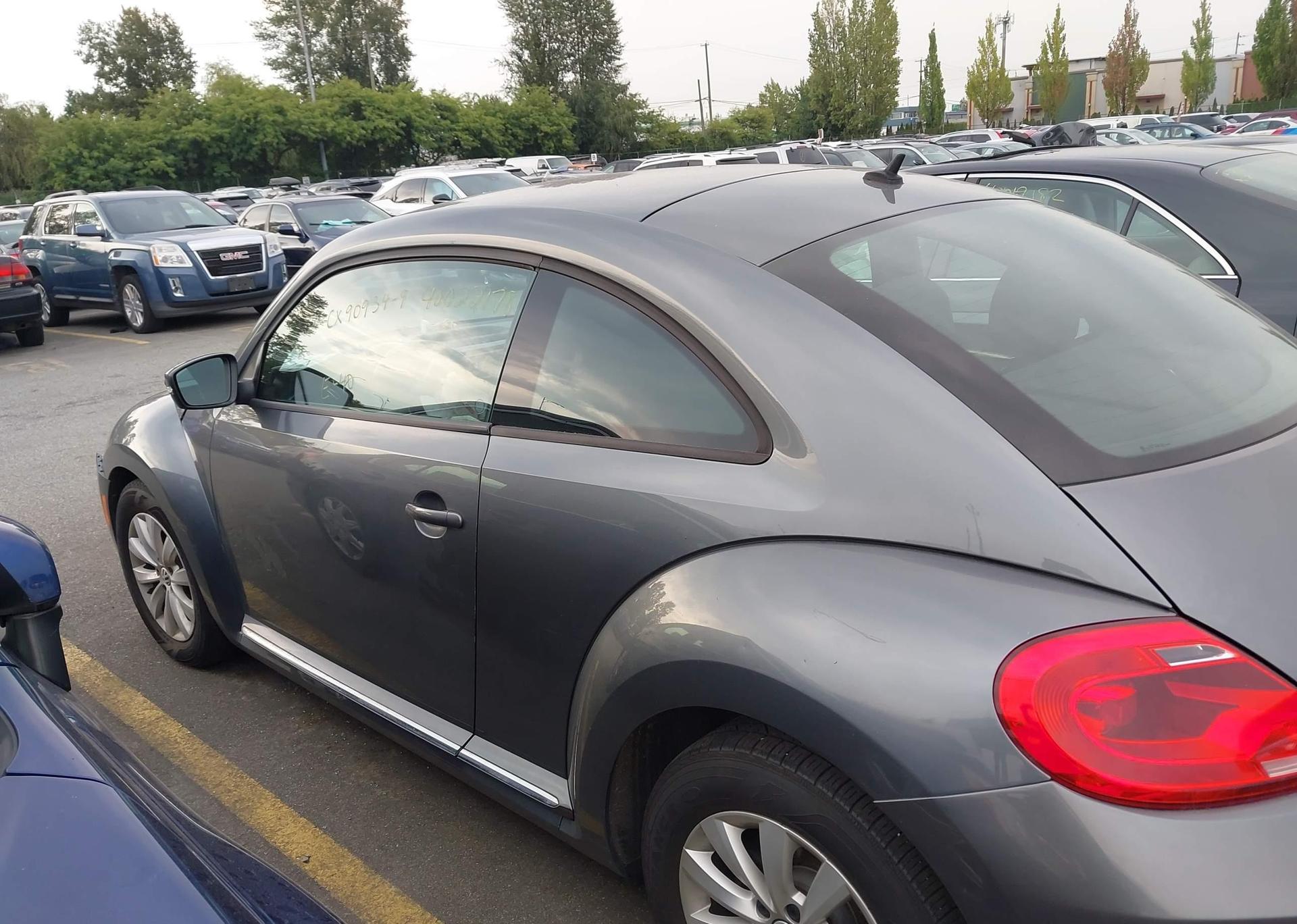 2012 VOLKSWAGEN BEETLE