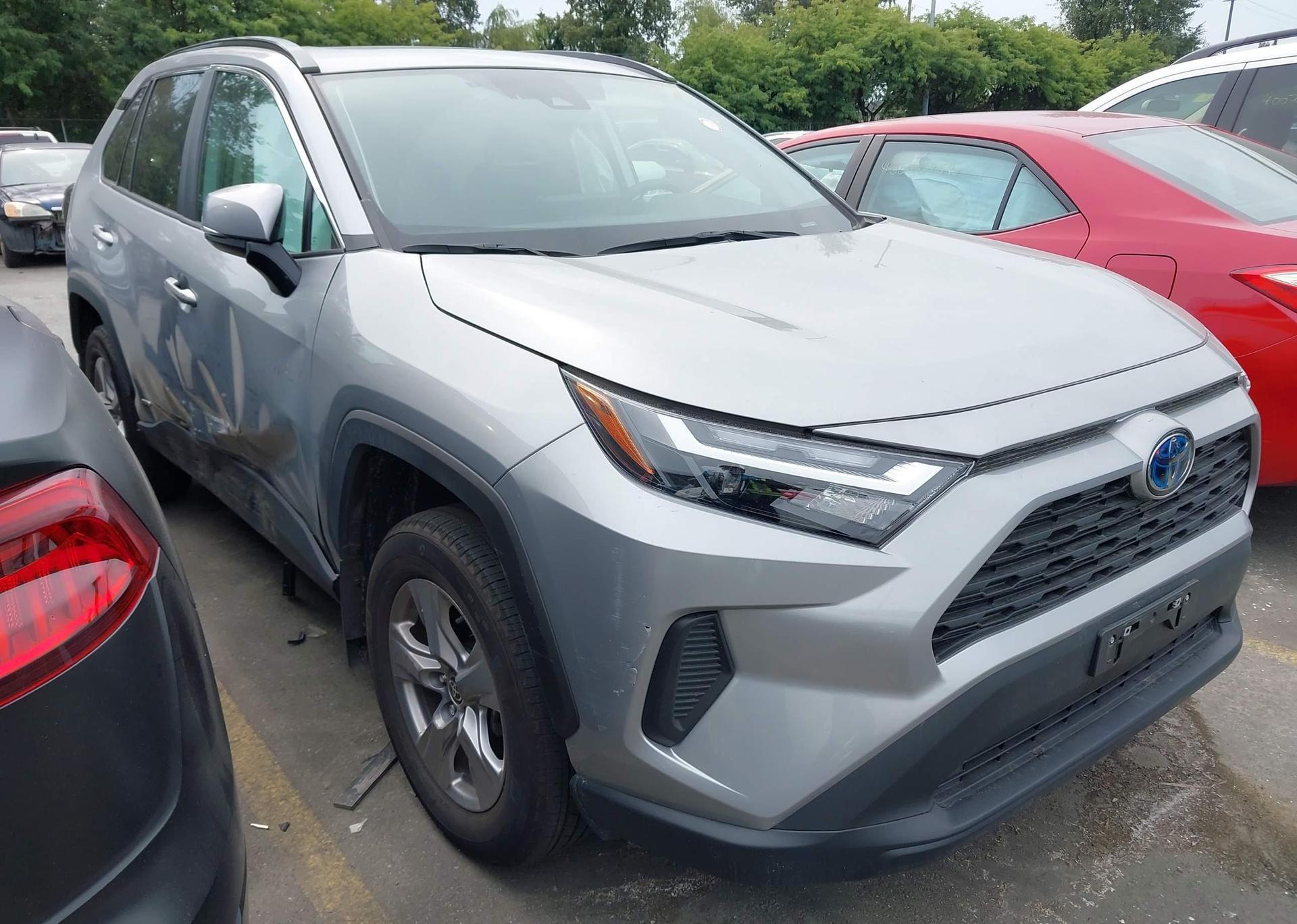 2023 TOYOTA RAV4 XLE
