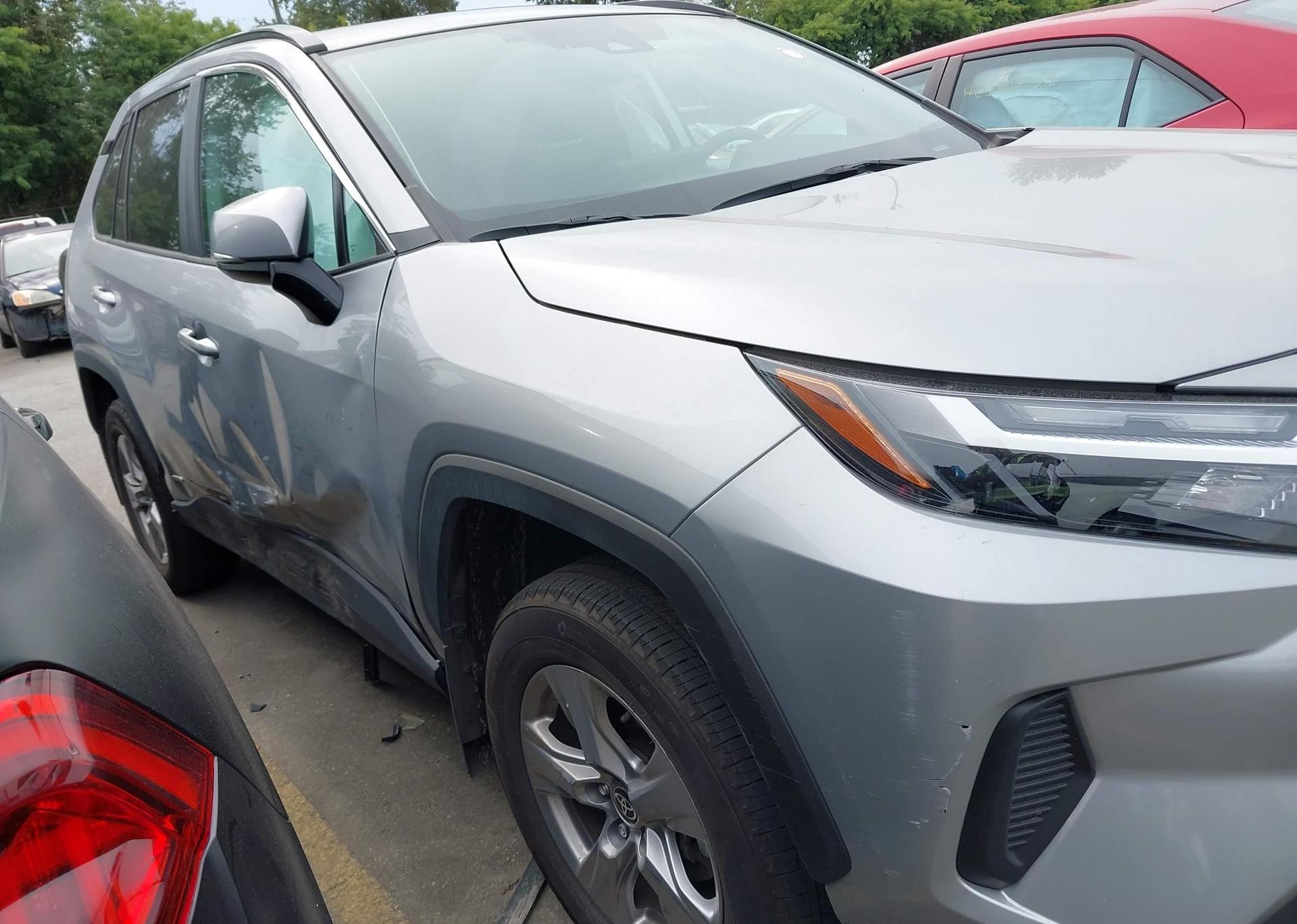 2023 TOYOTA RAV4 XLE