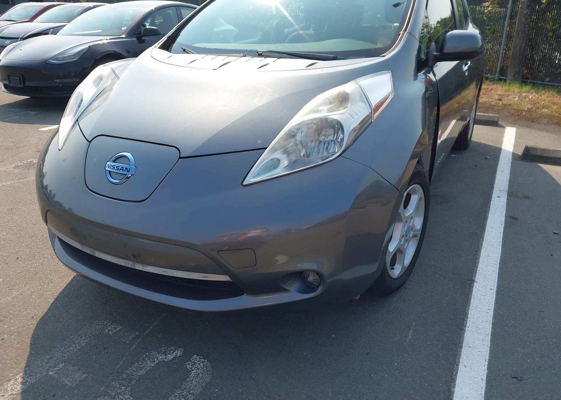 2015 NISSAN LEAF