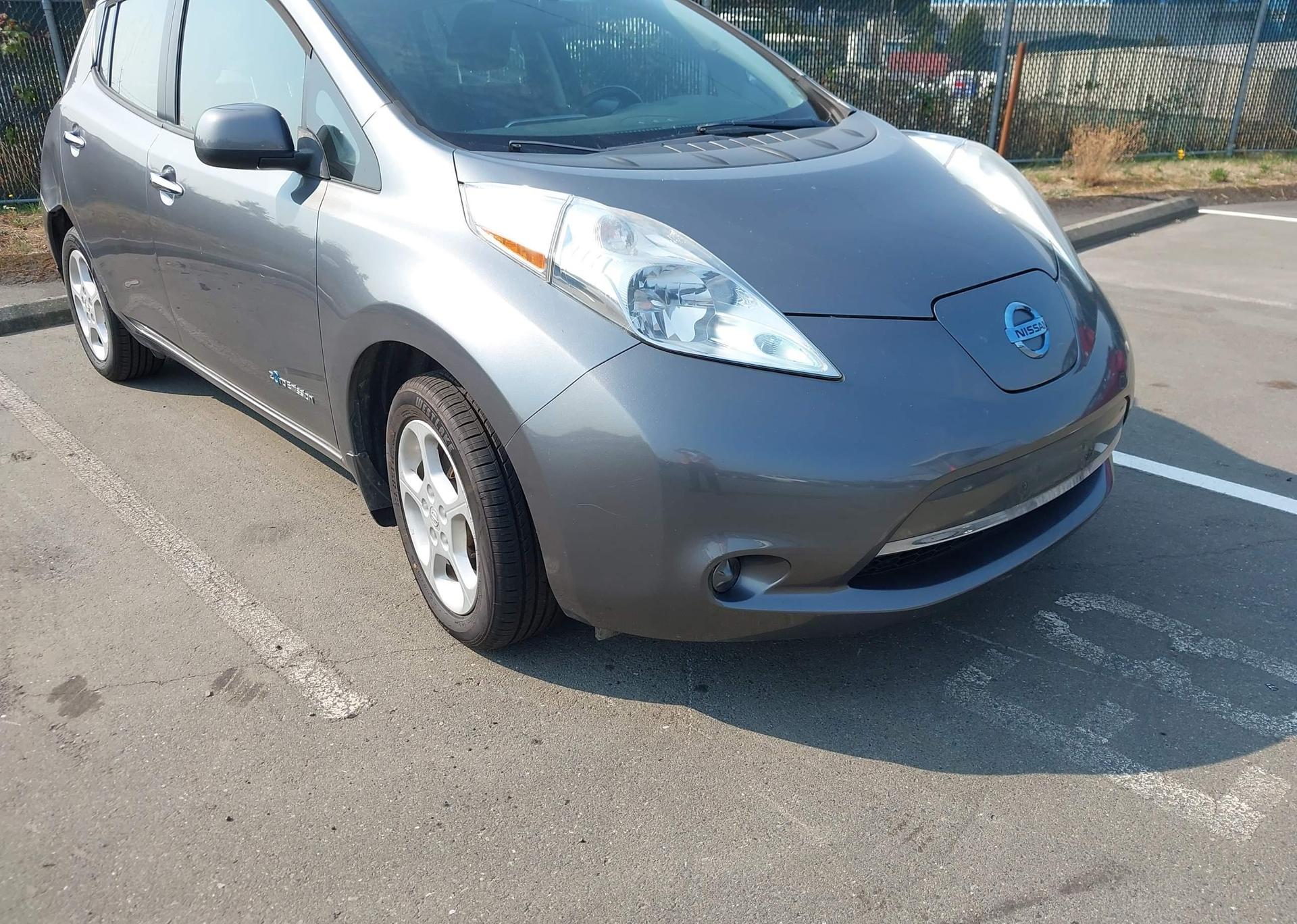 2015 NISSAN LEAF