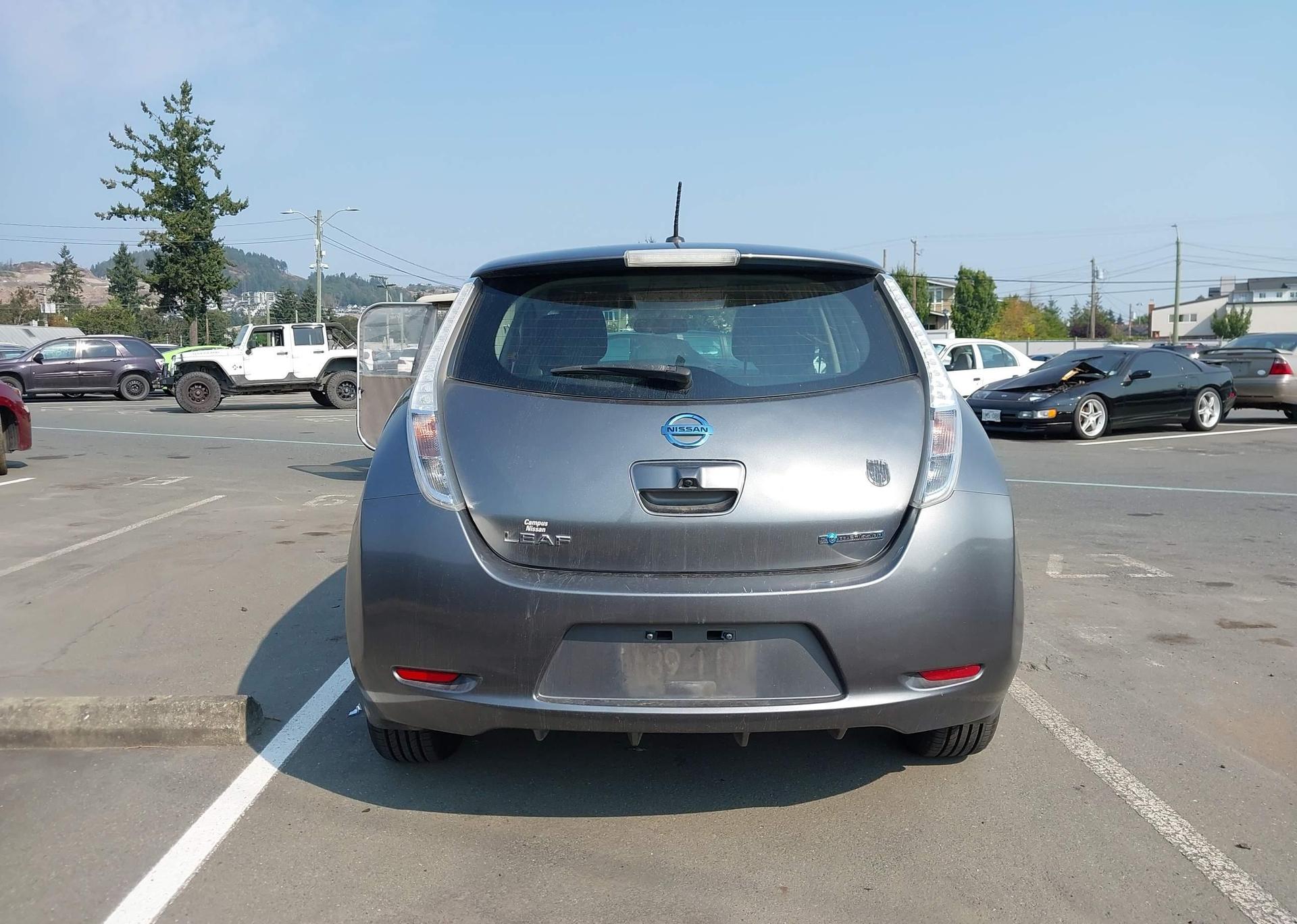 2015 NISSAN LEAF