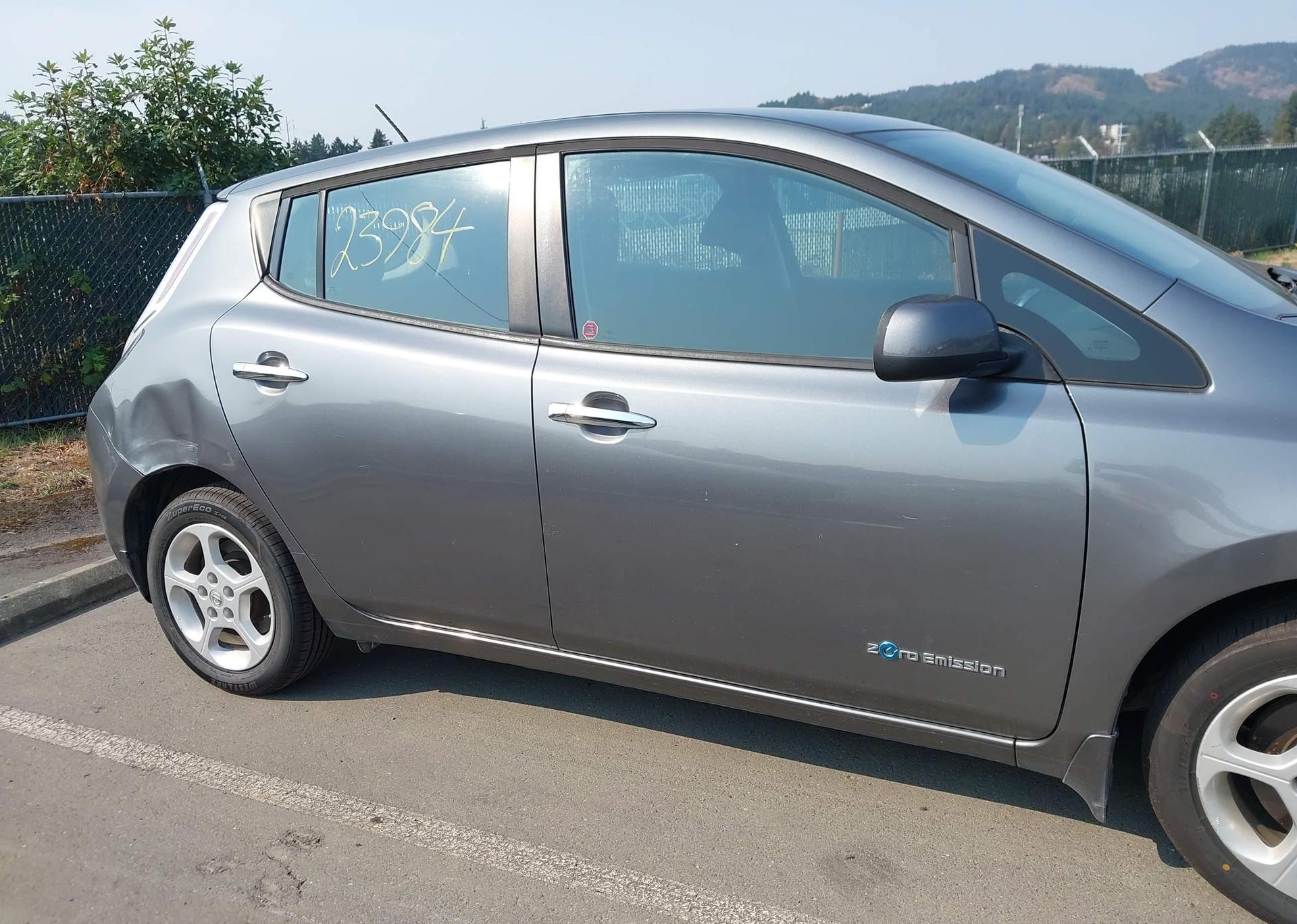 2015 NISSAN LEAF