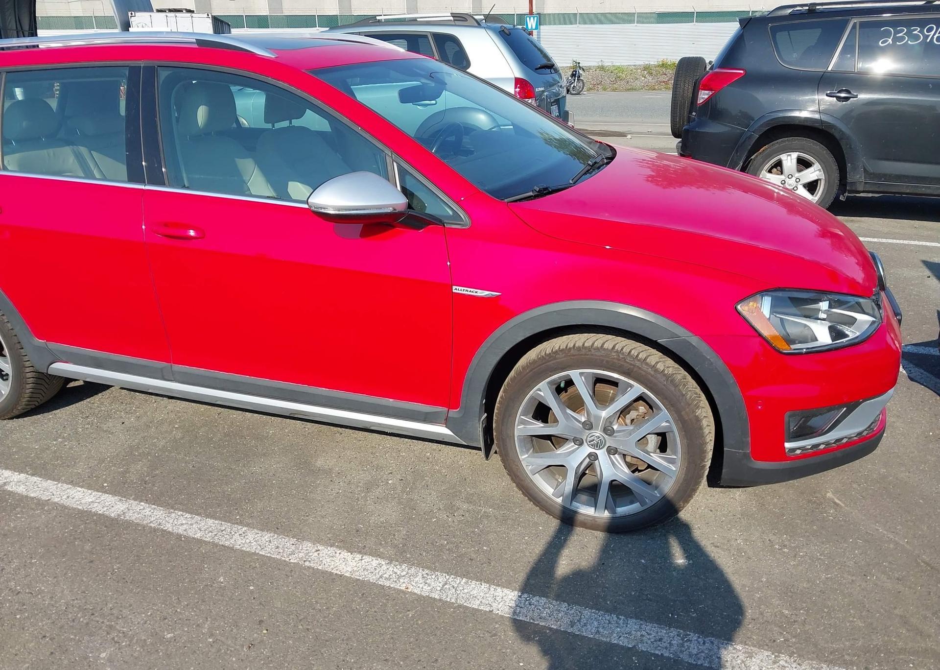 2017 VOLKSWAGEN GOLF
