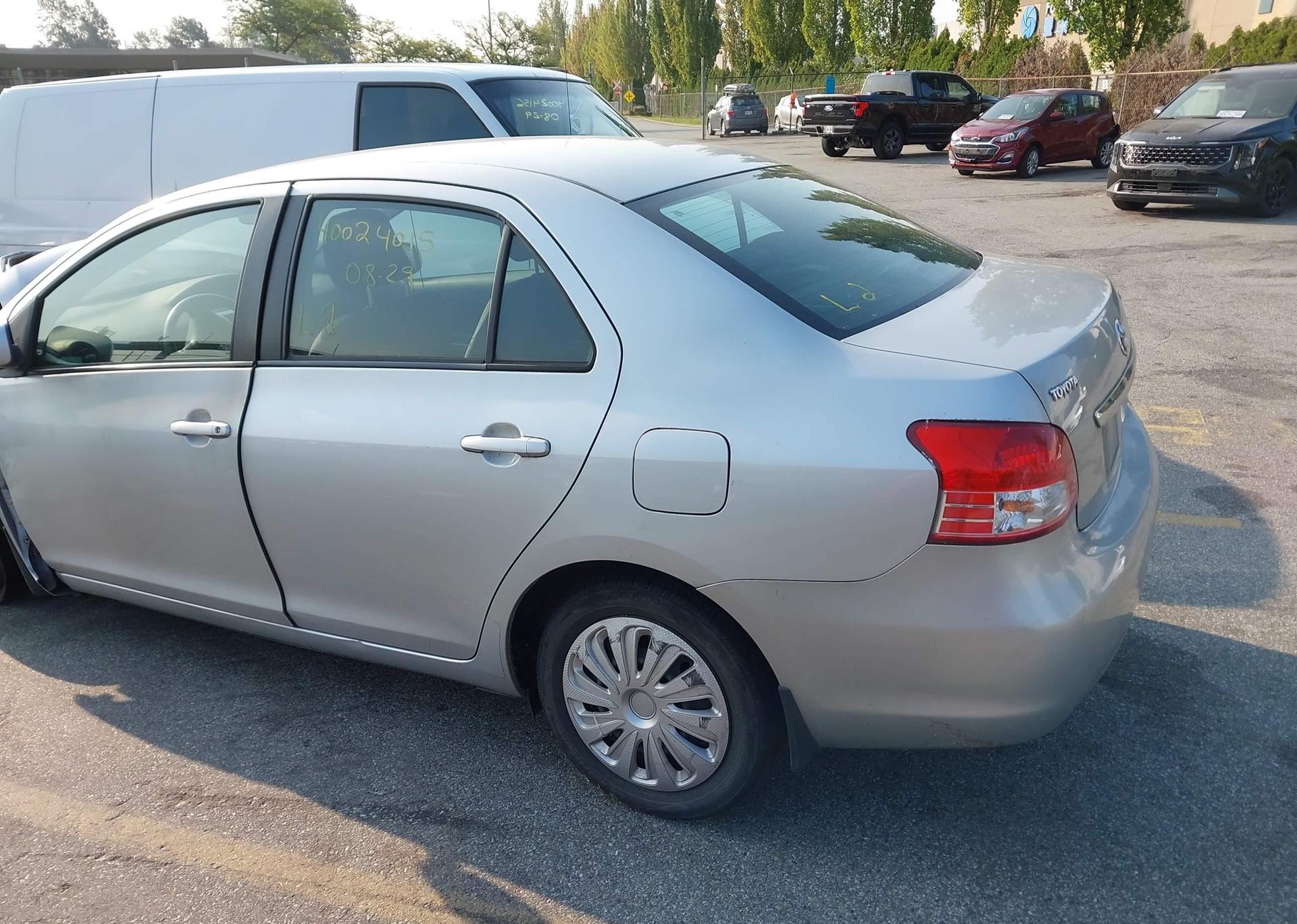 2010 TOYOTA YARIS