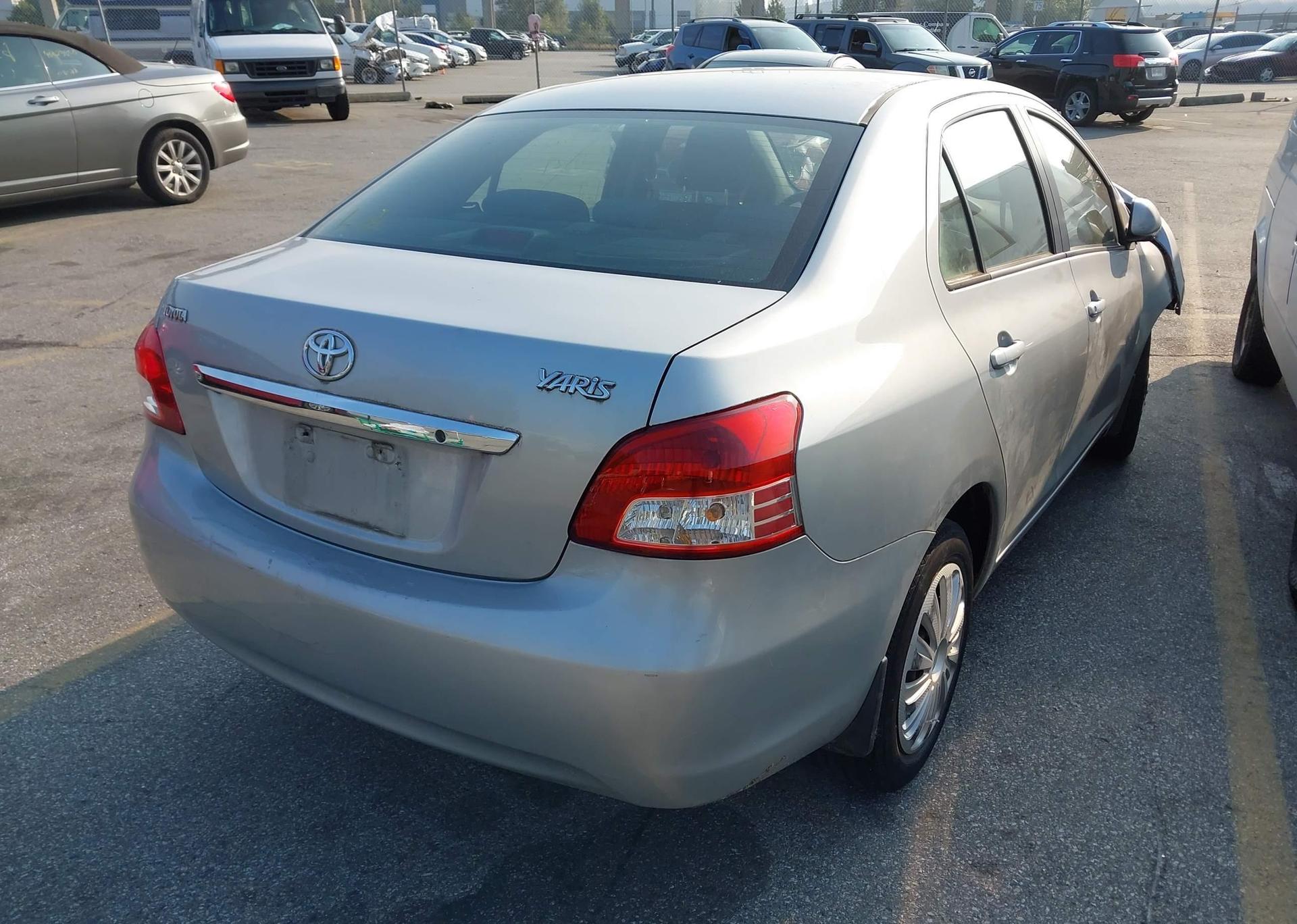 2010 TOYOTA YARIS