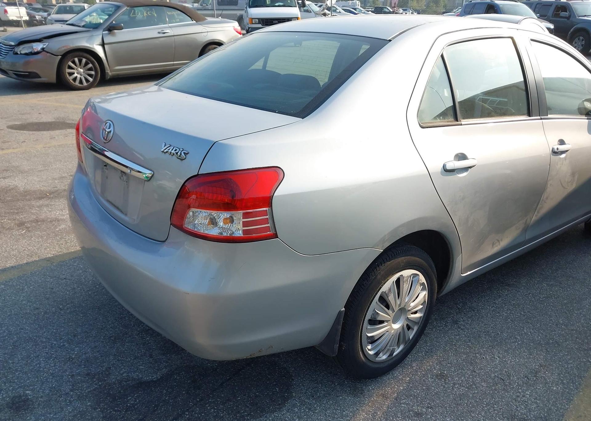 2010 TOYOTA YARIS