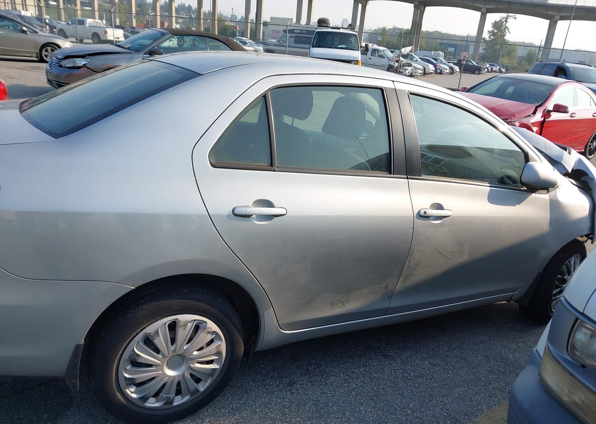 2010 TOYOTA YARIS