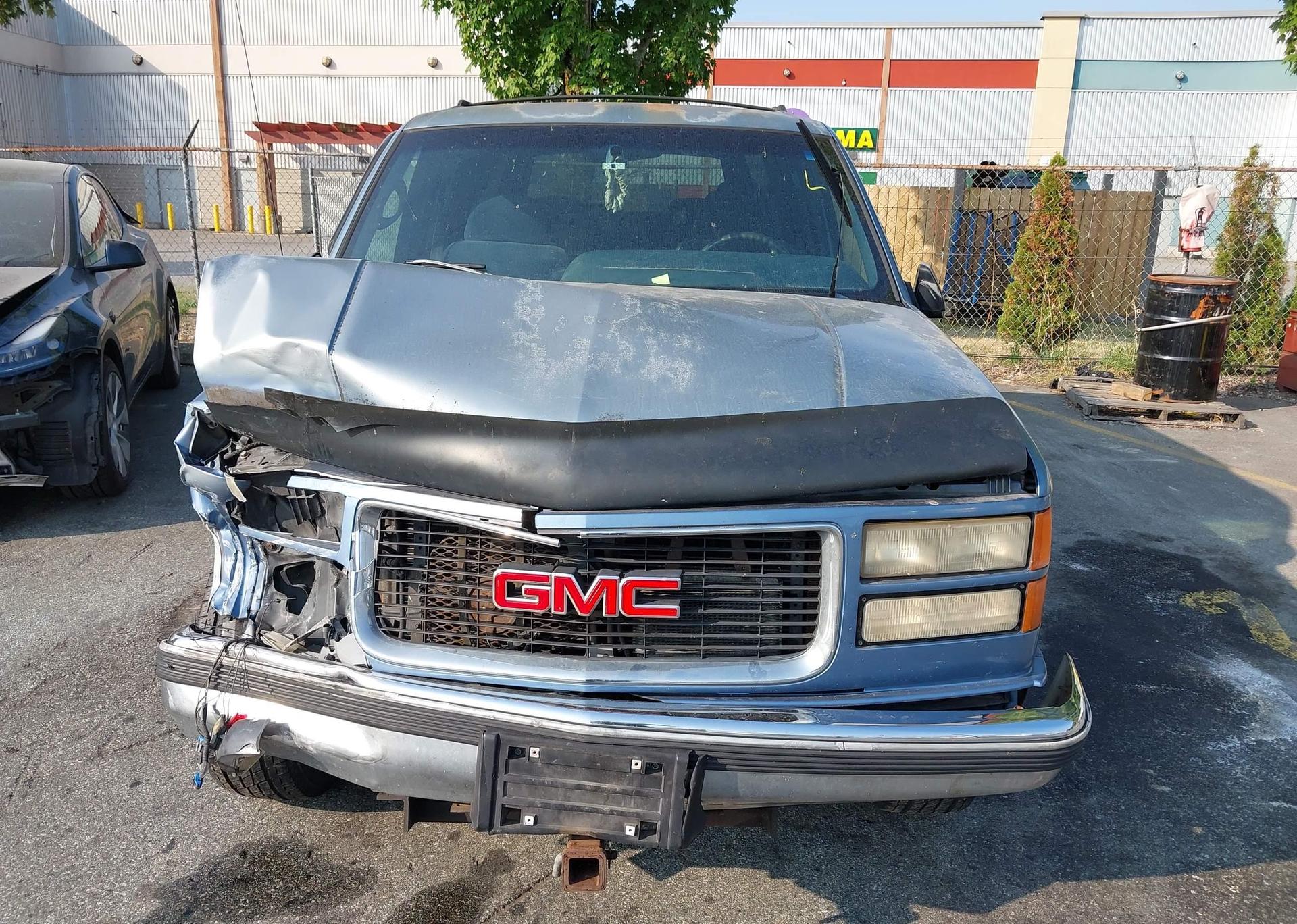 1995 GMC SUBURBAN C2500