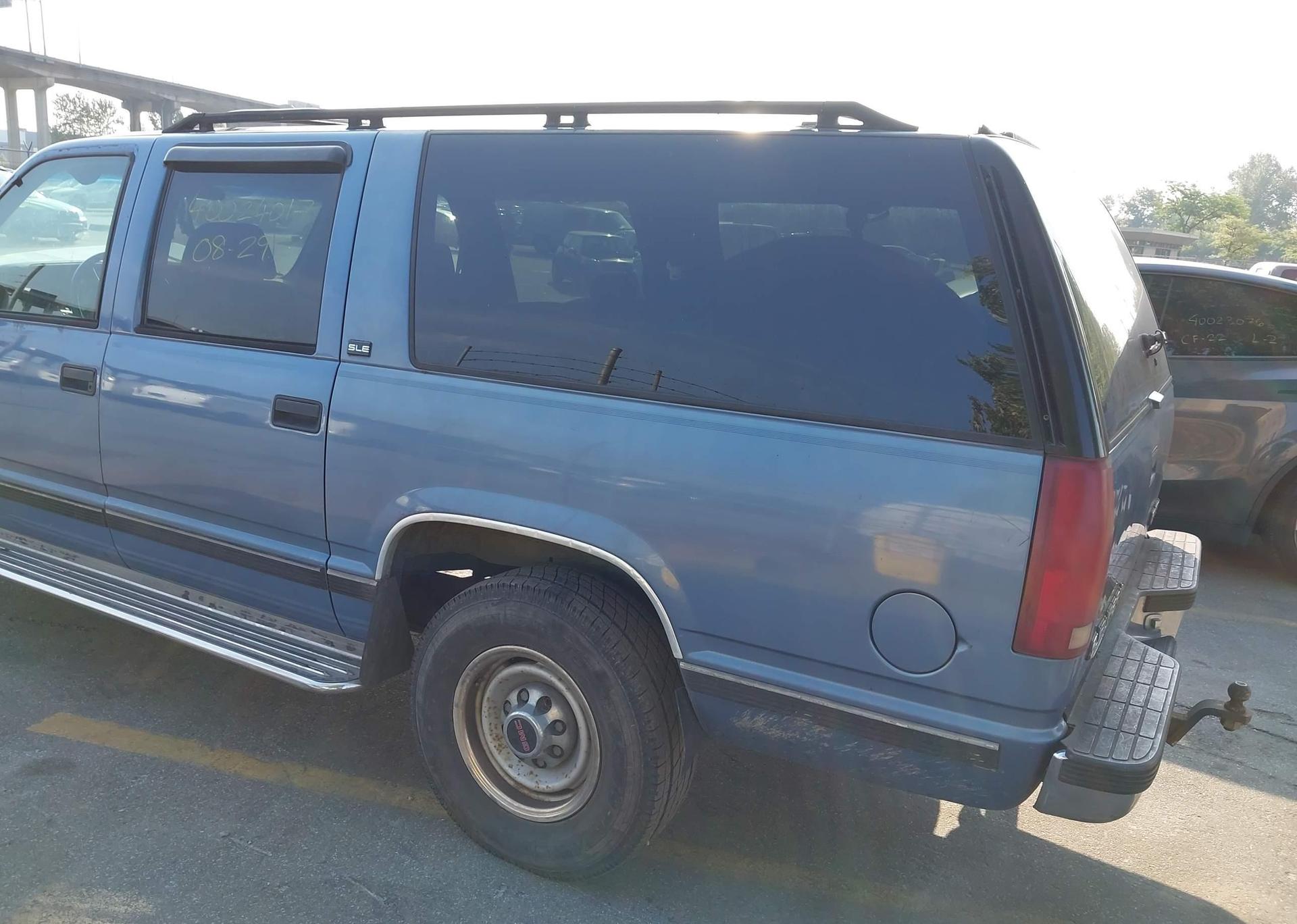 1995 GMC SUBURBAN C2500