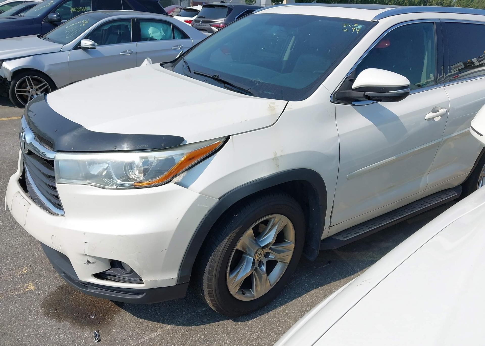 2015 TOYOTA HIGHLANDER LIMITED