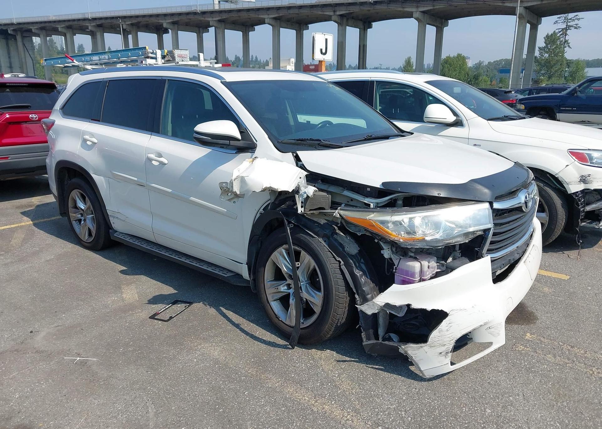 2015 TOYOTA HIGHLANDER LIMITED