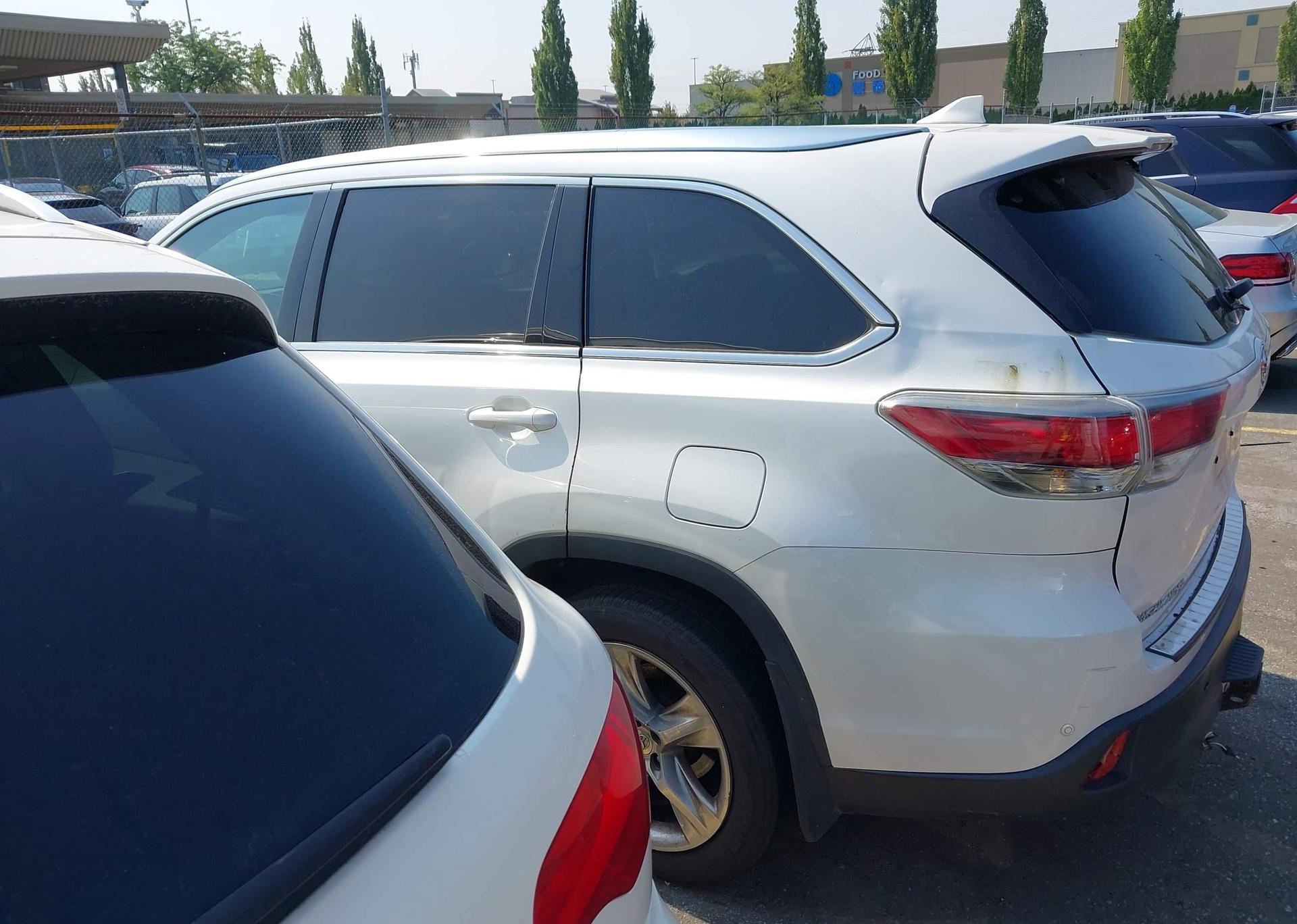 2015 TOYOTA HIGHLANDER LIMITED