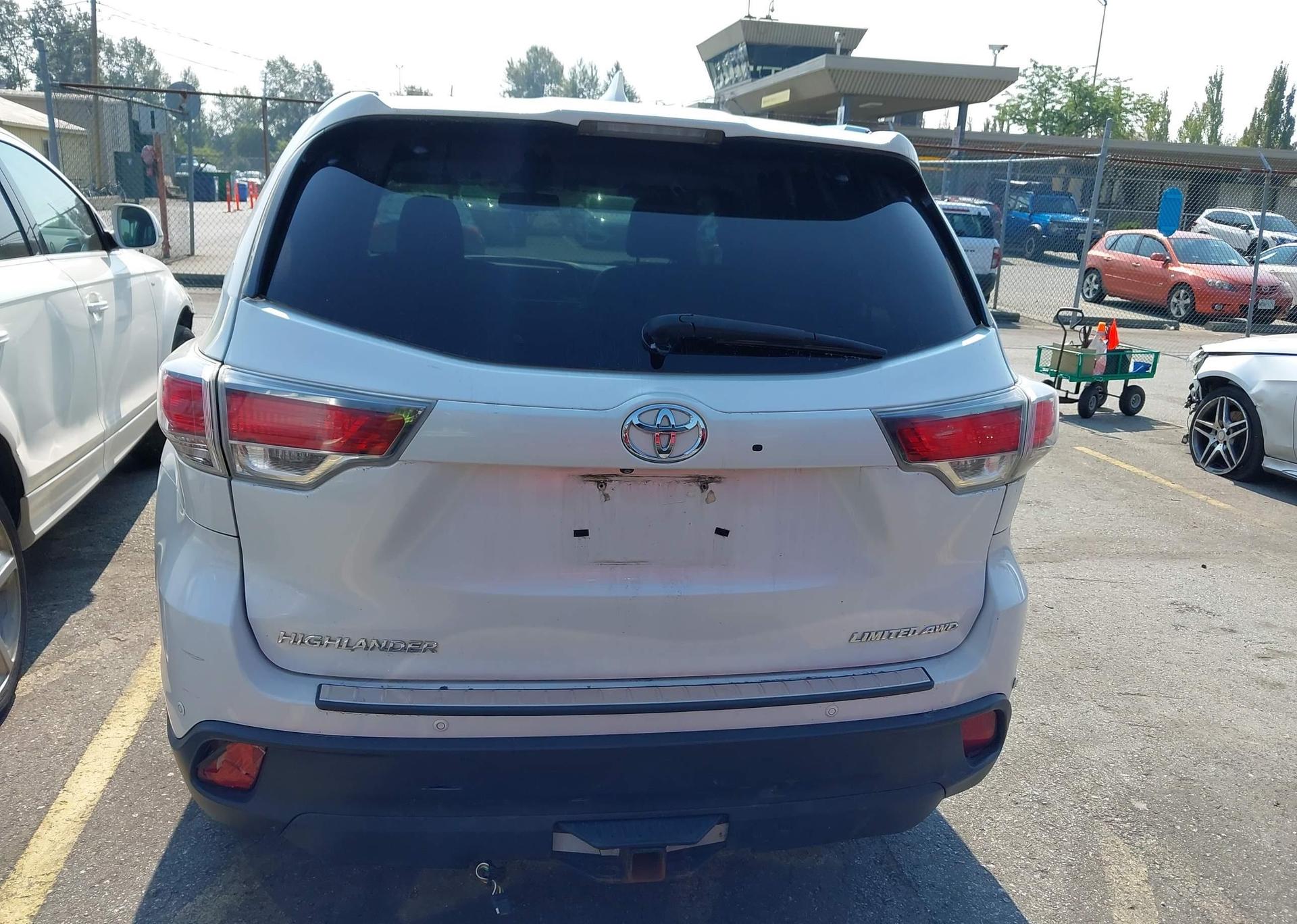 2015 TOYOTA HIGHLANDER LIMITED