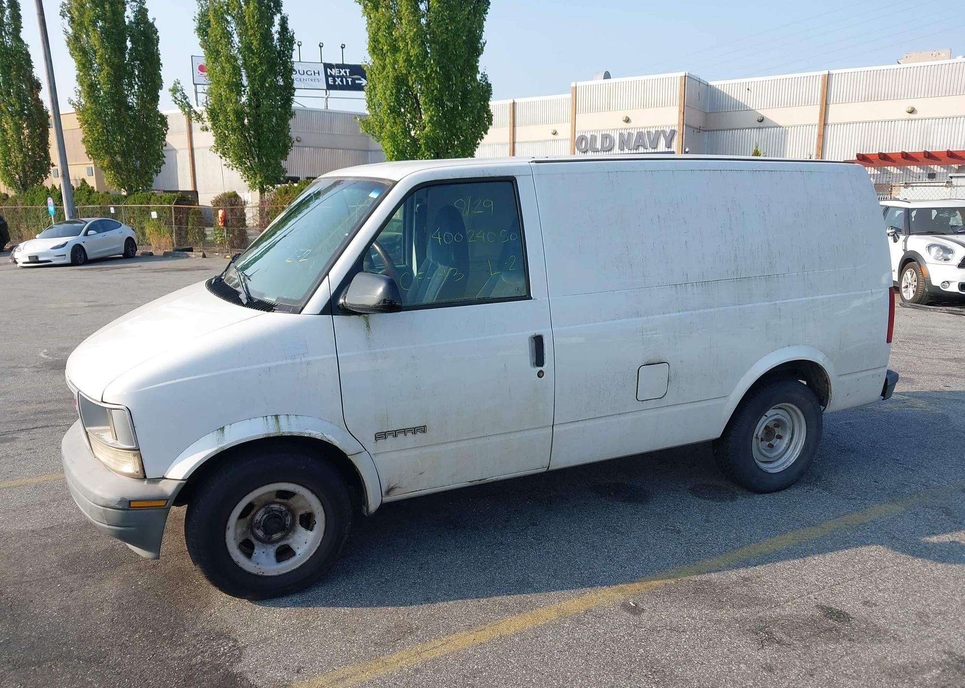 2000 GMC SAFARI XT
