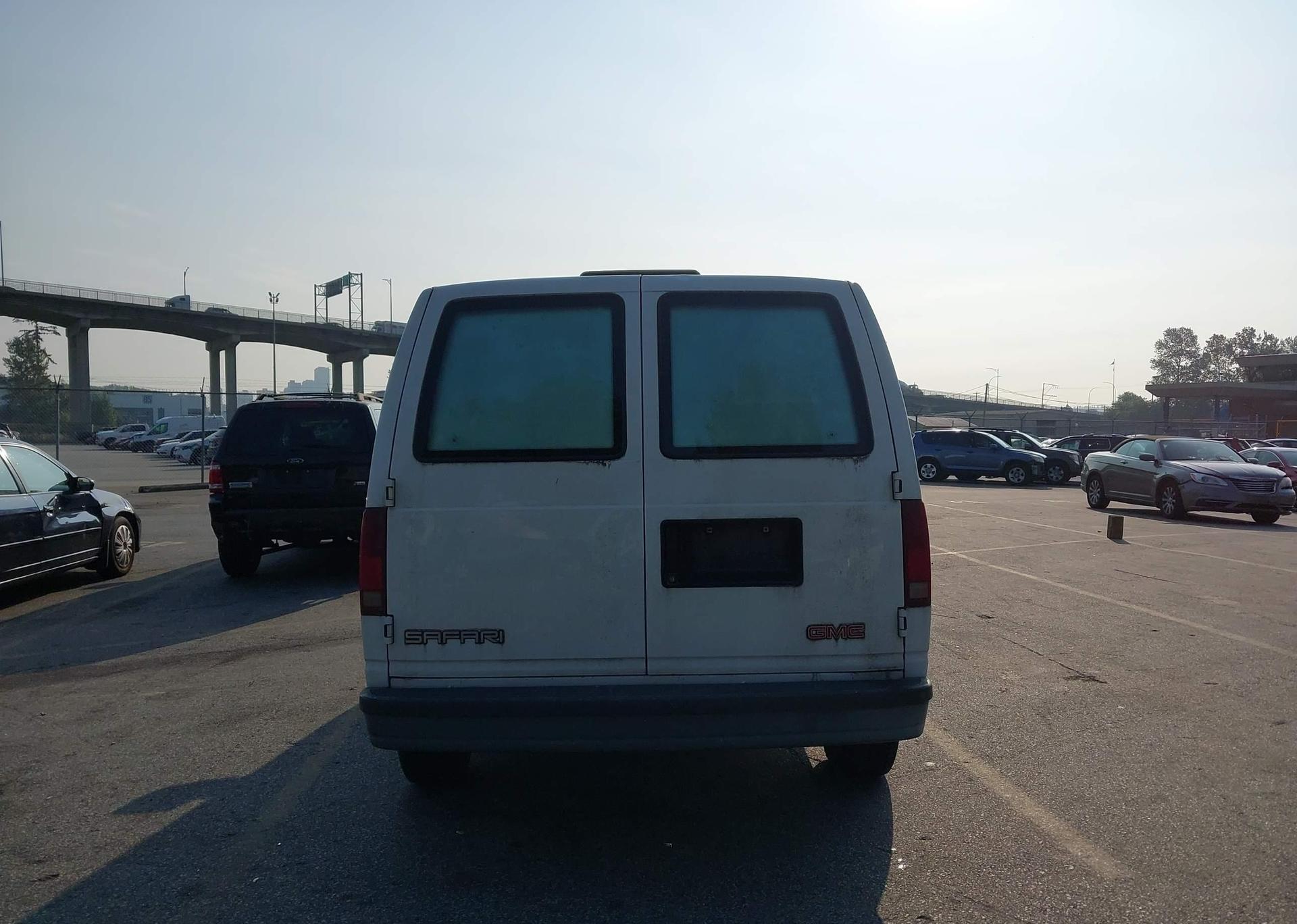2000 GMC SAFARI XT