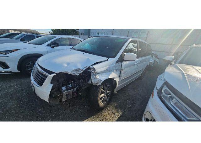 2015 CHRYSLER TOWN & COUNTRY S