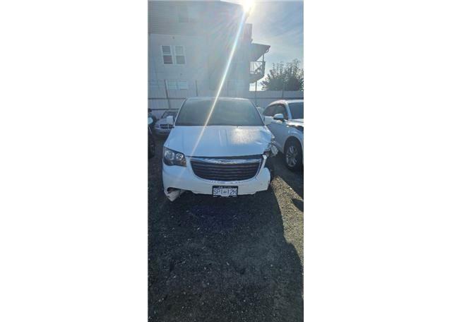 2015 CHRYSLER TOWN & COUNTRY S