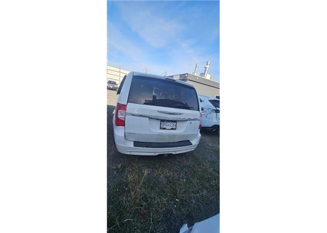 2015 CHRYSLER TOWN & COUNTRY S