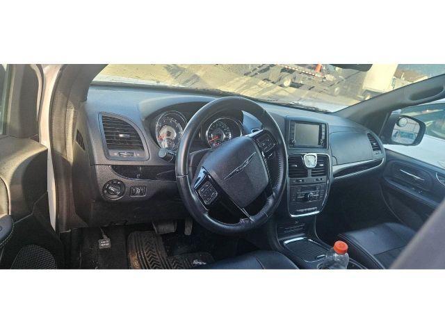 2015 CHRYSLER TOWN & COUNTRY S