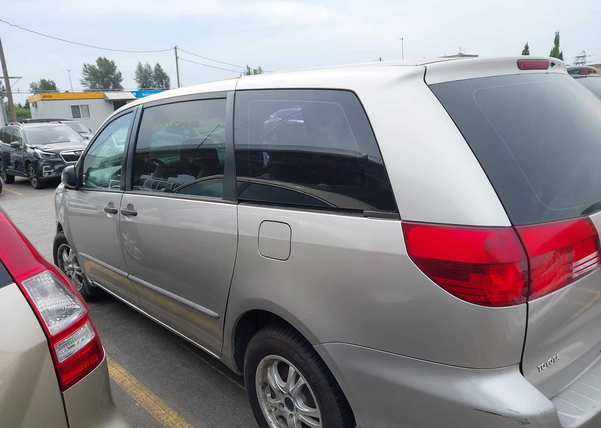 2005 TOYOTA SIENNA CE