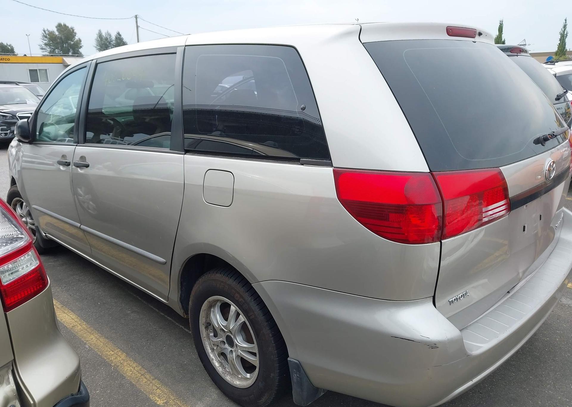2005 TOYOTA SIENNA CE