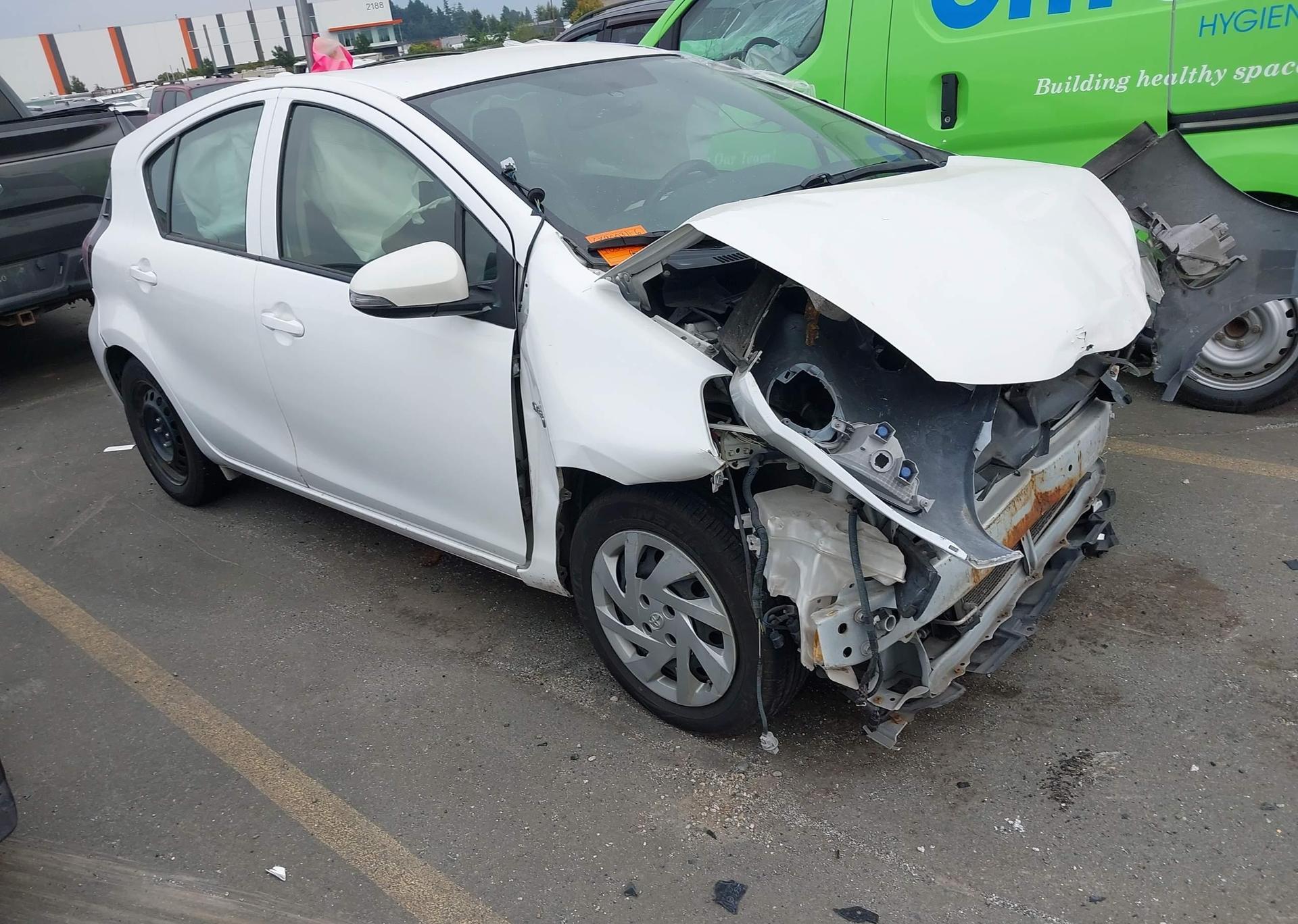2015 TOYOTA Prius c