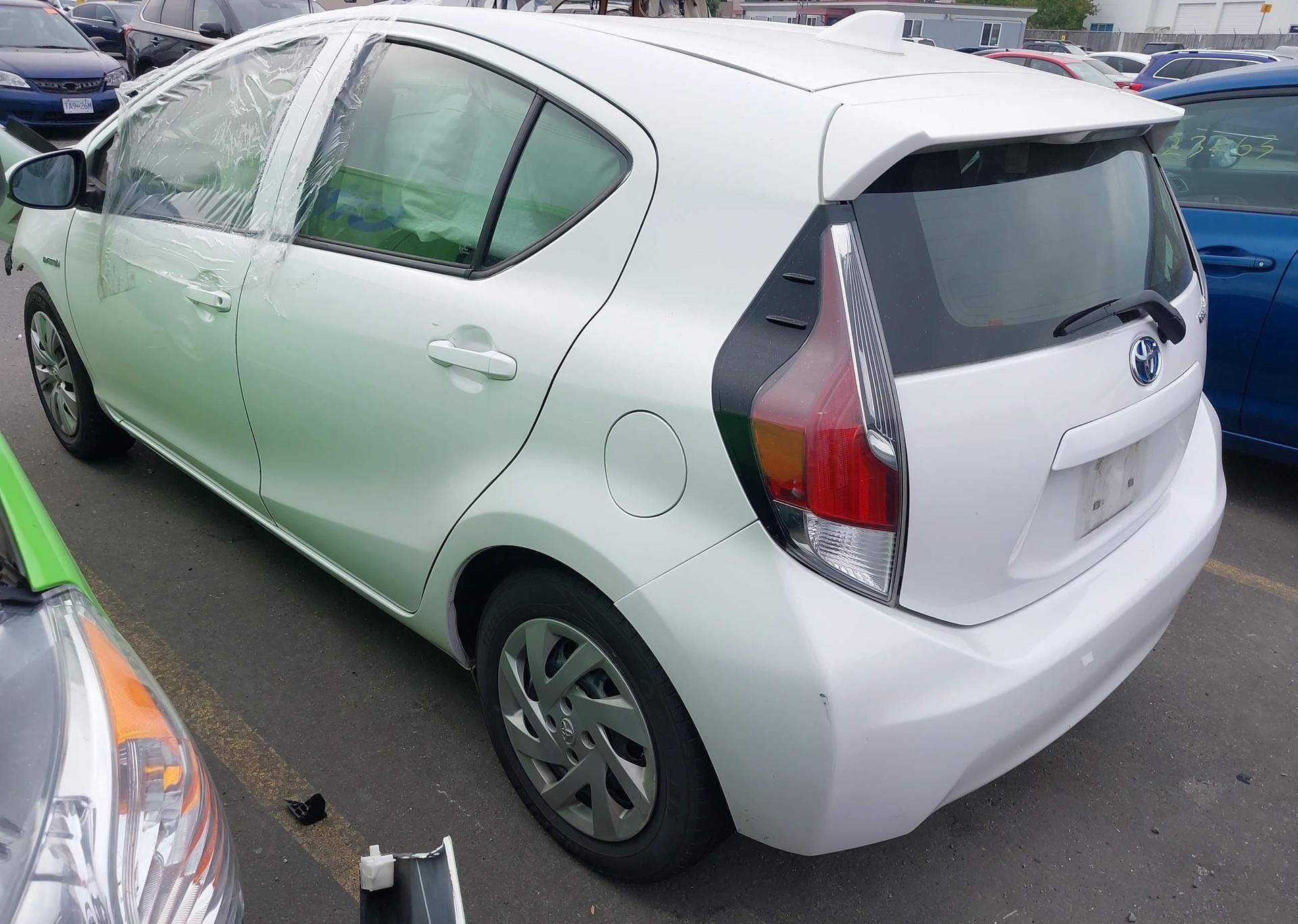 2015 TOYOTA Prius c